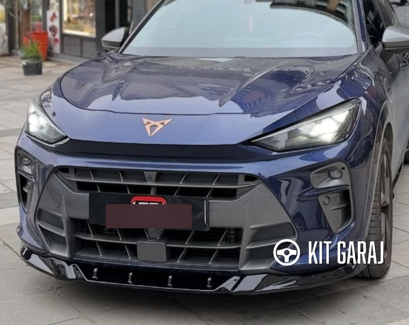 Cupra Terramar Parlak Siyah Ön Lip (Plastik) Boyalı