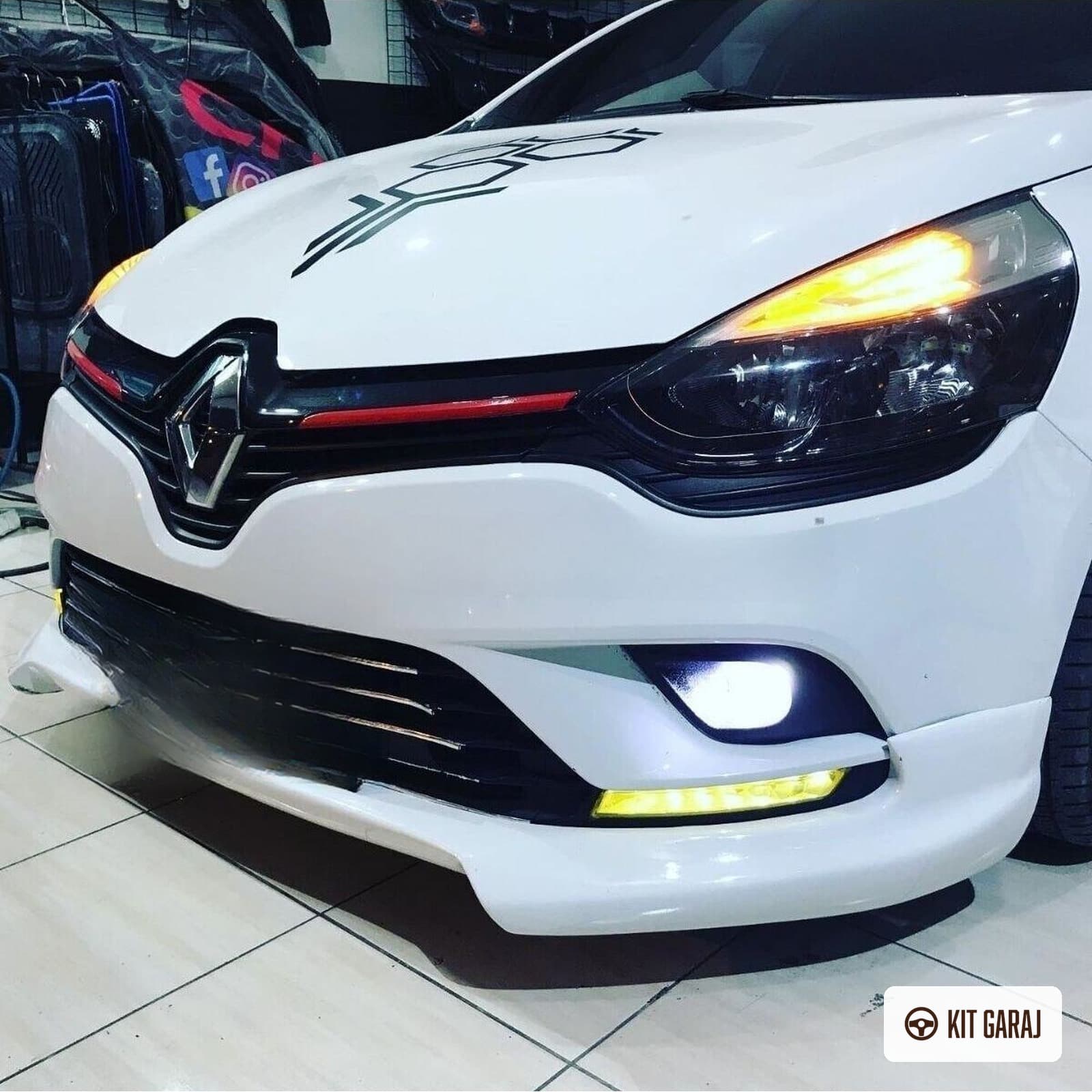 Renault Clio Makyajlı Body Kit (Plastik) Boyasız (2/7)