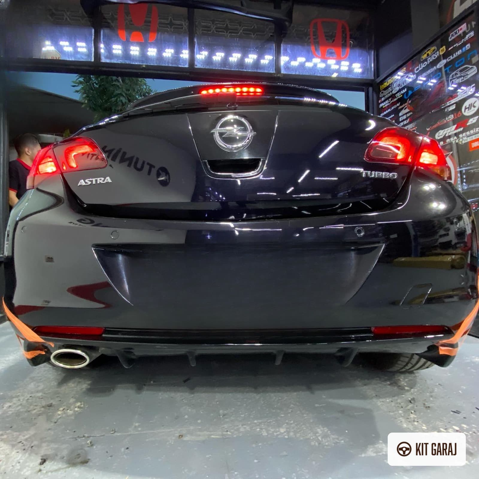 Opel Astra Makyajsız HB Piano Black Difüzör (Plastik) Boyalı