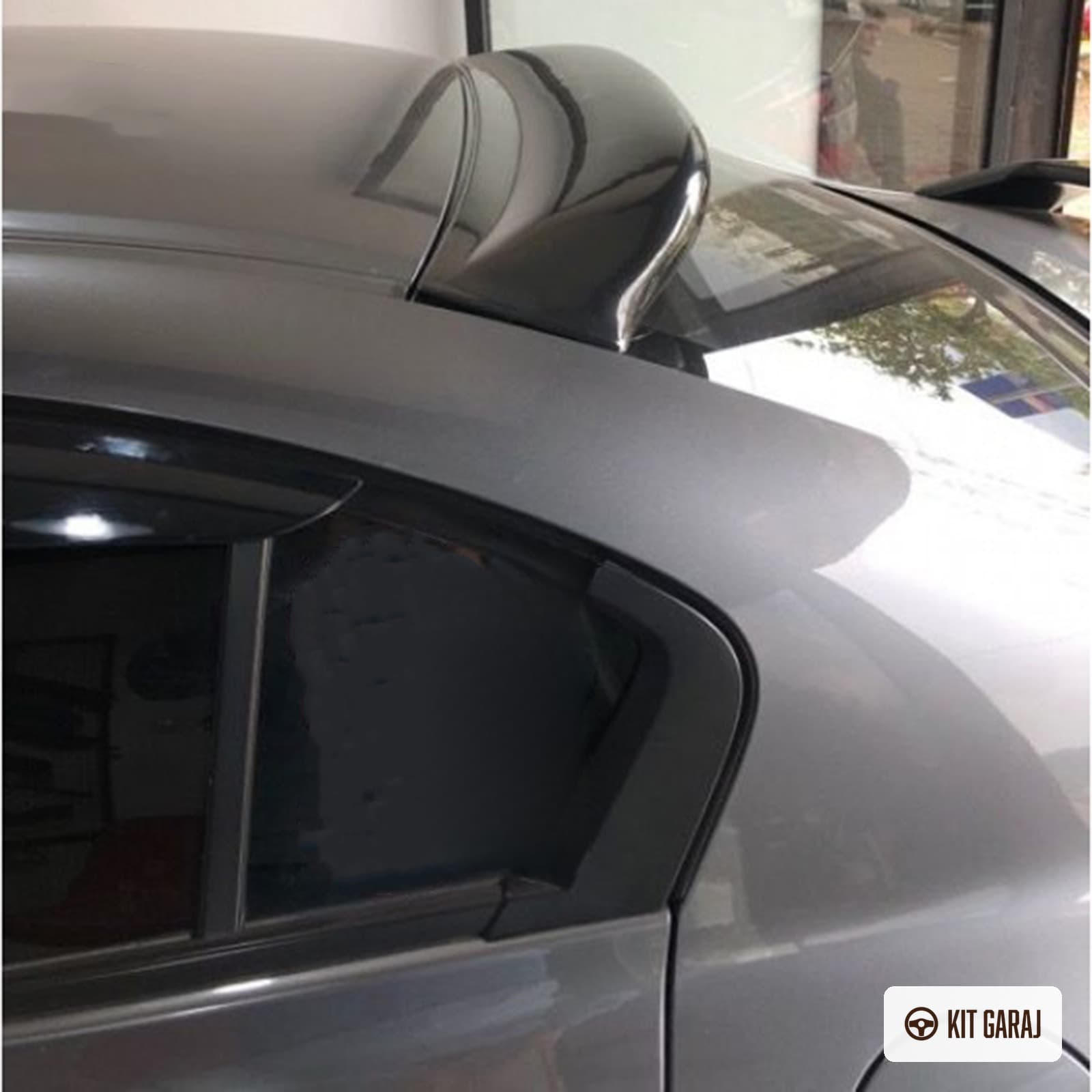 Honda Civic Piano Black Cam Üstü Spoiler (Plastik) Boyalı