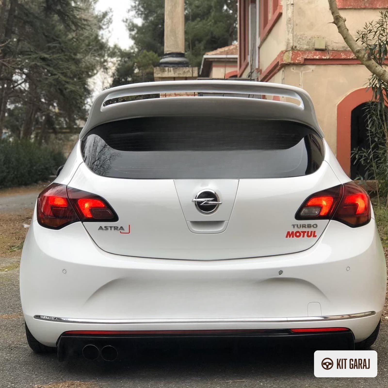 Opel Astra Makyajlı HB Rieger Piano Black Difüzör (Plastik) Boyalı