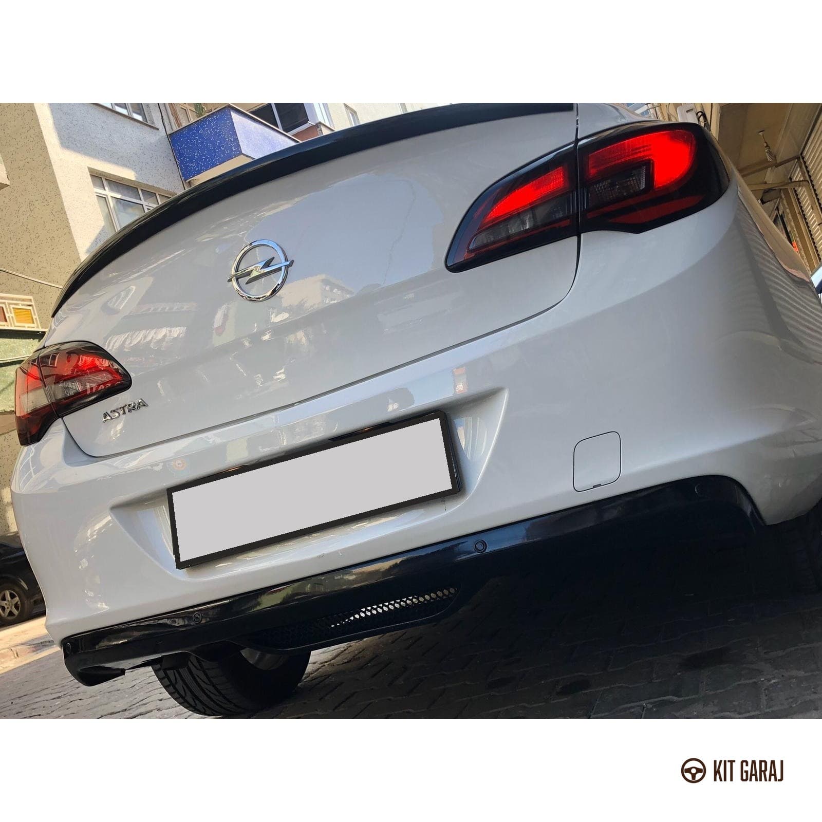 Opel Astra J Sedan 2009-2015 Piano Black Spoiler (Plastik) Boyalı
