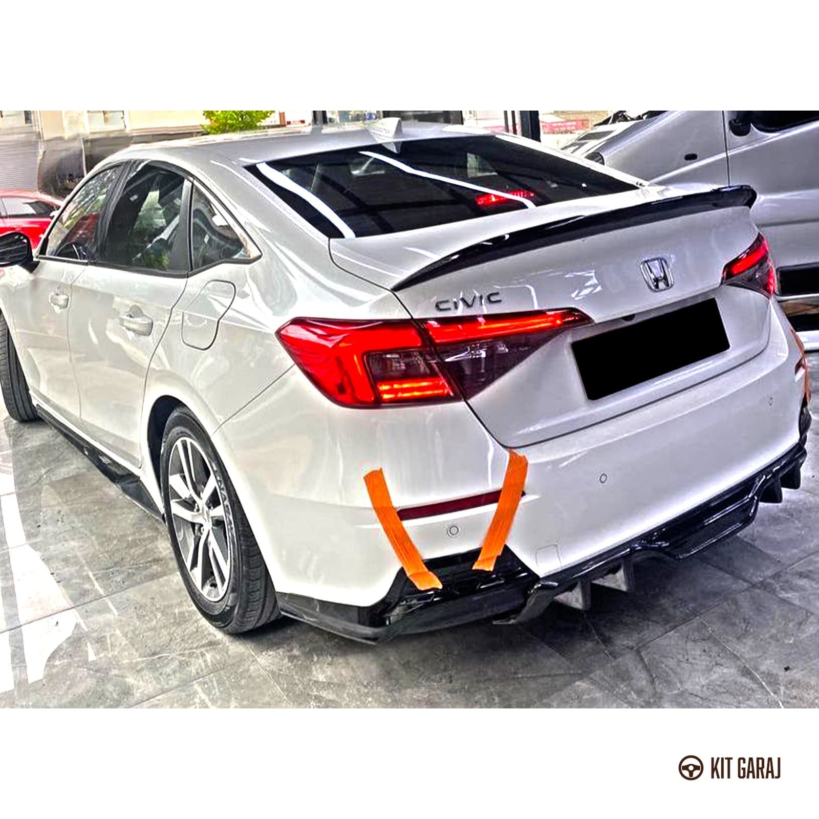 Honda Civic 2022+ Parlak Siyah Difüzör (Plastik) Boyalı