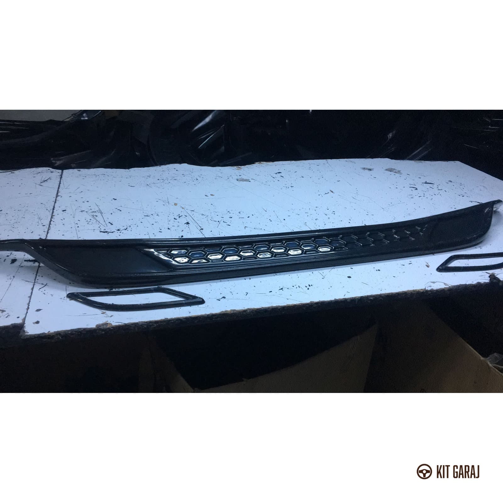 Volkswagen Polo 2017 Egzoz Görünümlü Piano Black Difüzör (Plastik) Boyalı (6/6)