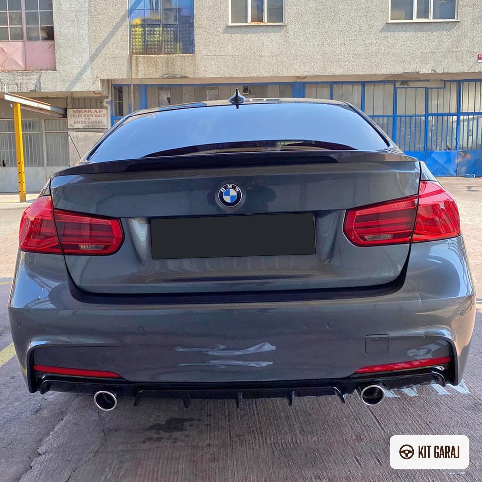 BMW F30 2012-2018 Piano Black Difüzör (Plastik) Boyalı (3/5)