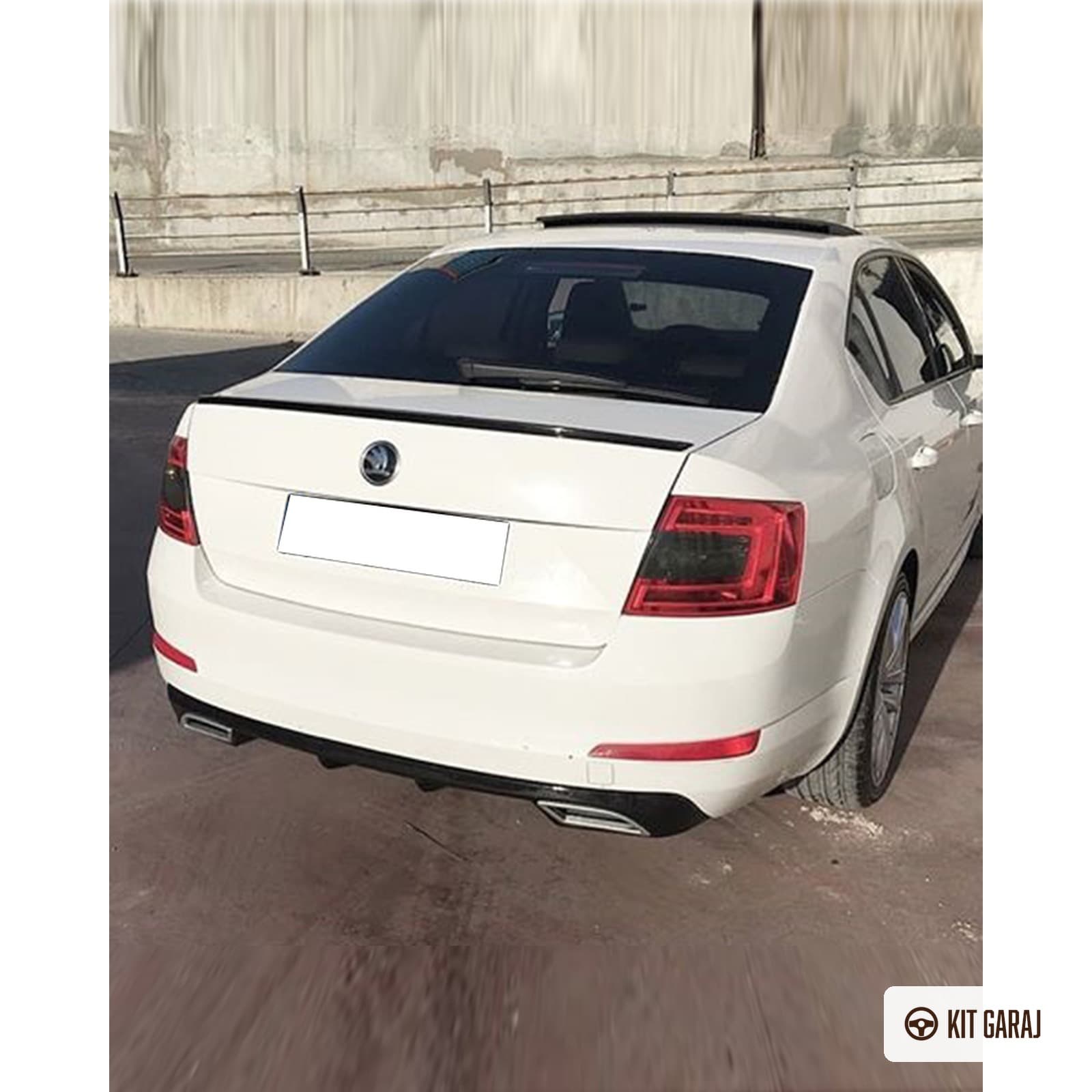 Skoda Octavia Piano Black Difüzör (Plastik) Boyalı