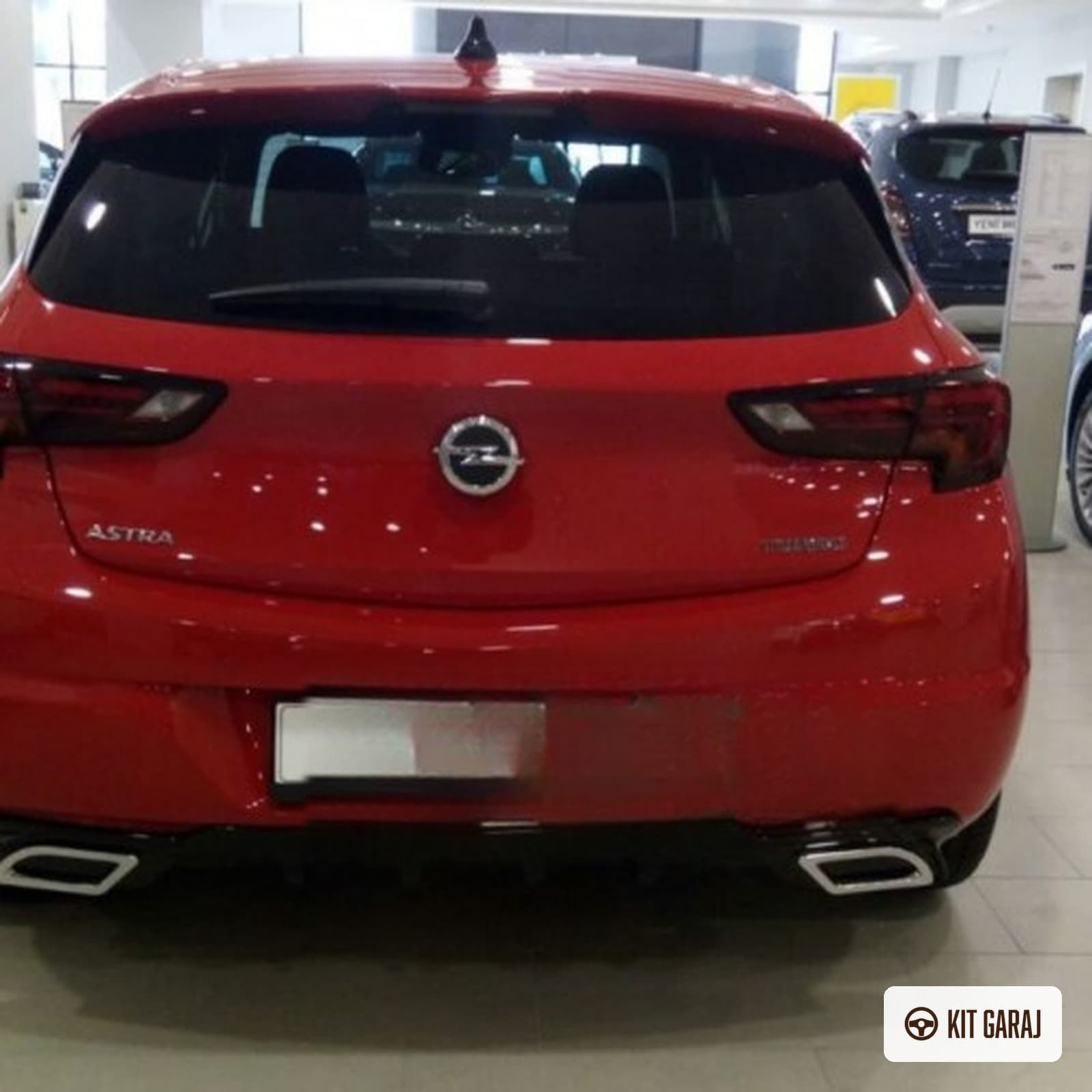 Opel Astra K 2015-2021 Egzoz Görünümlü Piano Black Difüzör (Plastik) Boyalı (3/3)