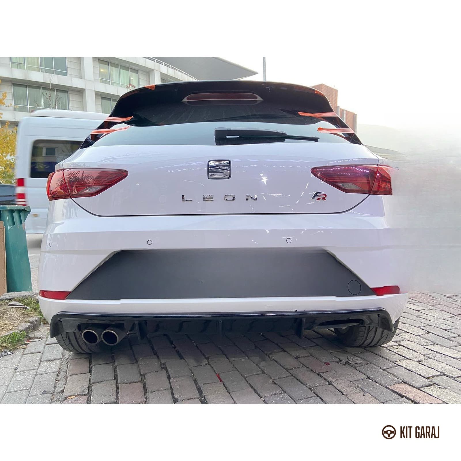 Seat Leon Mk3 2017-2020 FR Piano Black Difüzör (Plastik) Boyalı