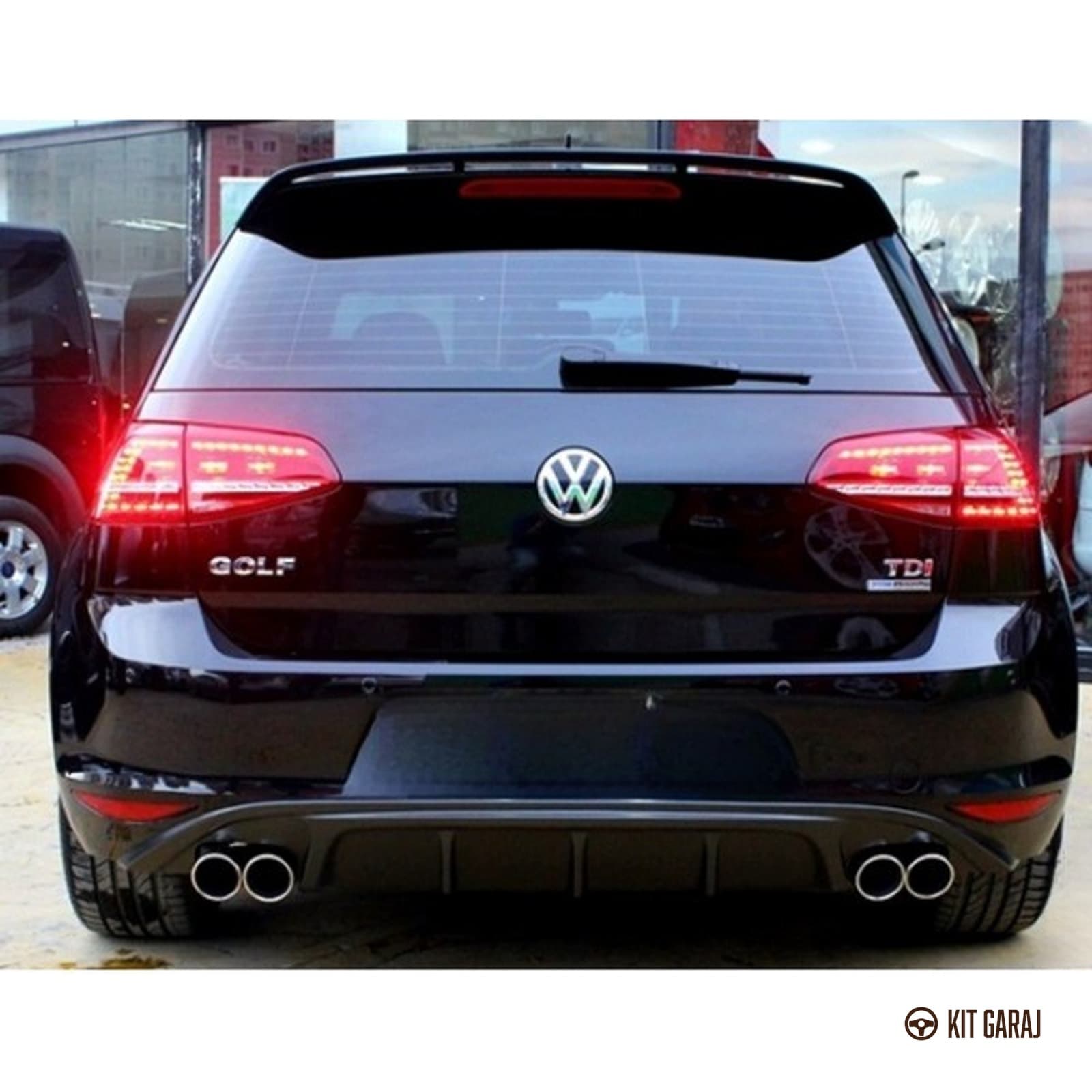Volkswagen Golf 2012-2017 Parlak Siyah Difüzör (Plastik) Boyalı