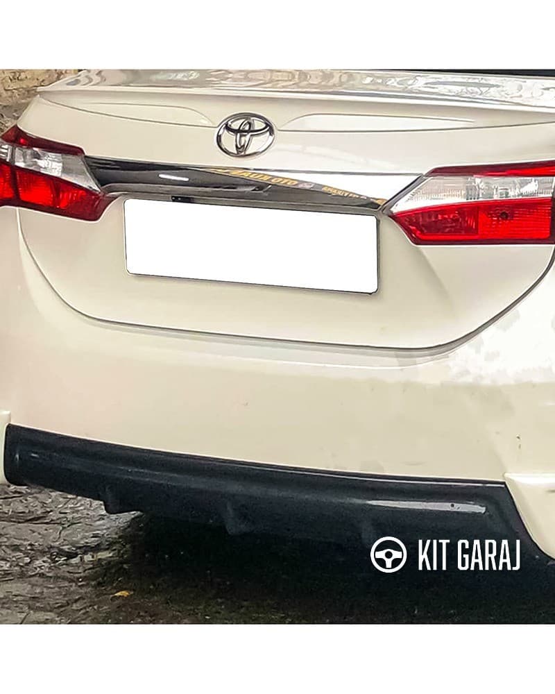 Toyota Corolla Arka Flap + Orta Difüzör (Plastik) Boyasız (8/8)