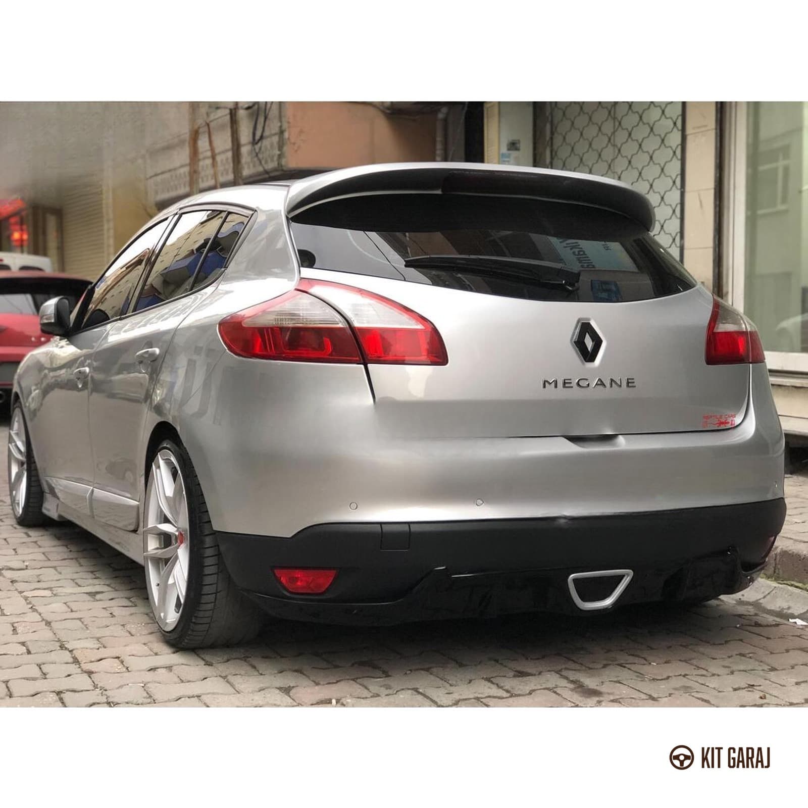 Renault Megane 3 RS Coupe Egzoz Görünümlü Difüzör (Plastik) Boyasız (3/3)