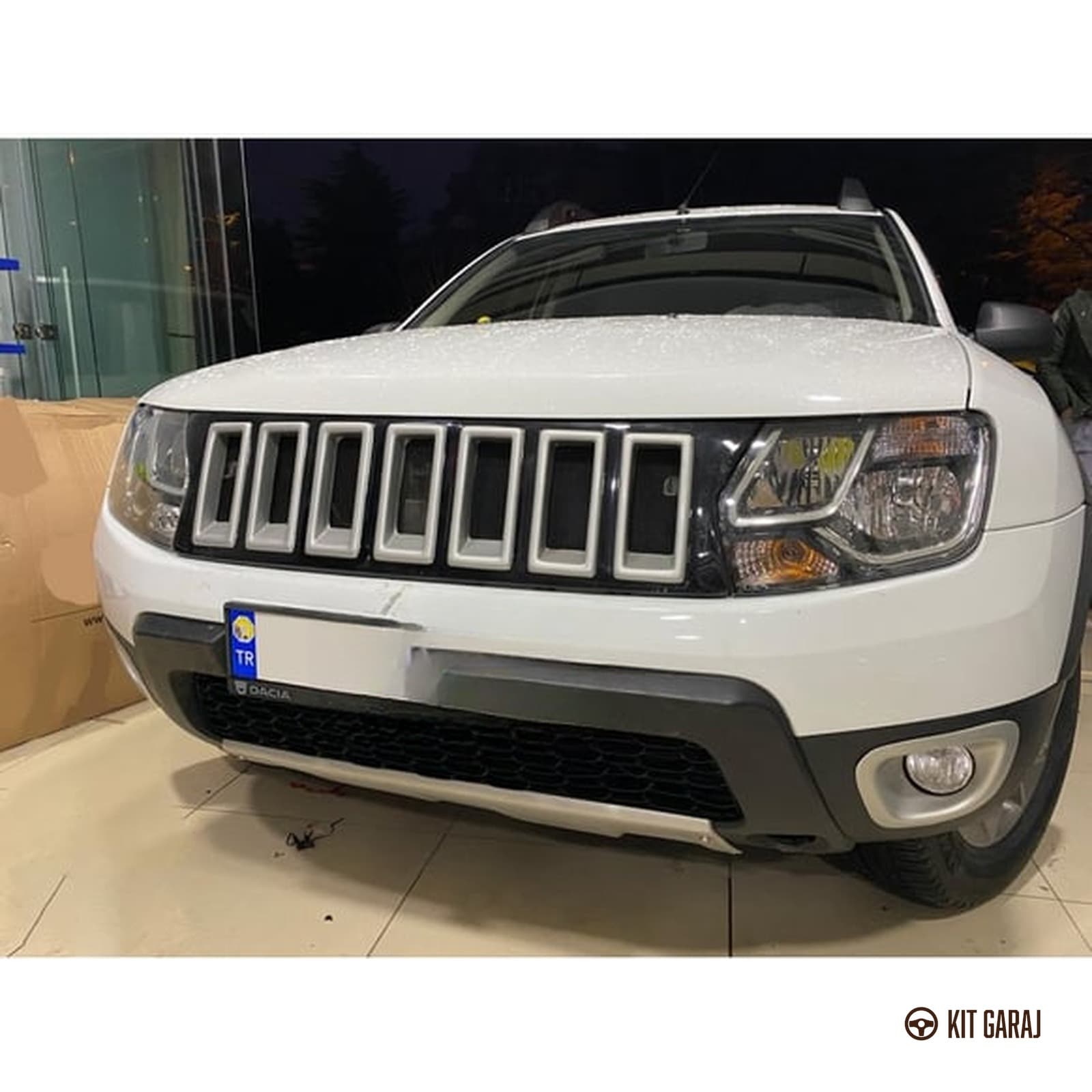 Dacia Duster 2009-2017 Piano Black Sis Çerçevesi (Plastik) Boyalı (3/4)