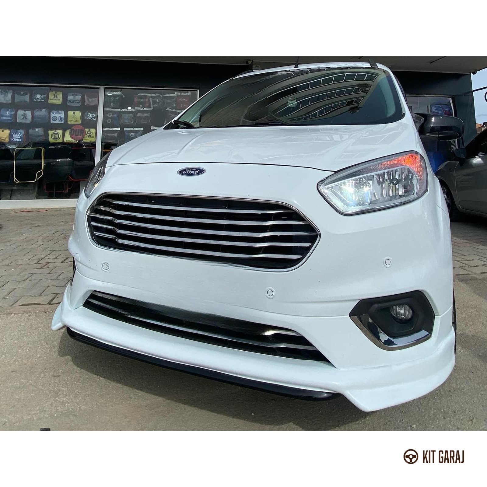 Ford Tourneo Makyajlı 2018-2023 Ön Ek (Plastik) Boyasız