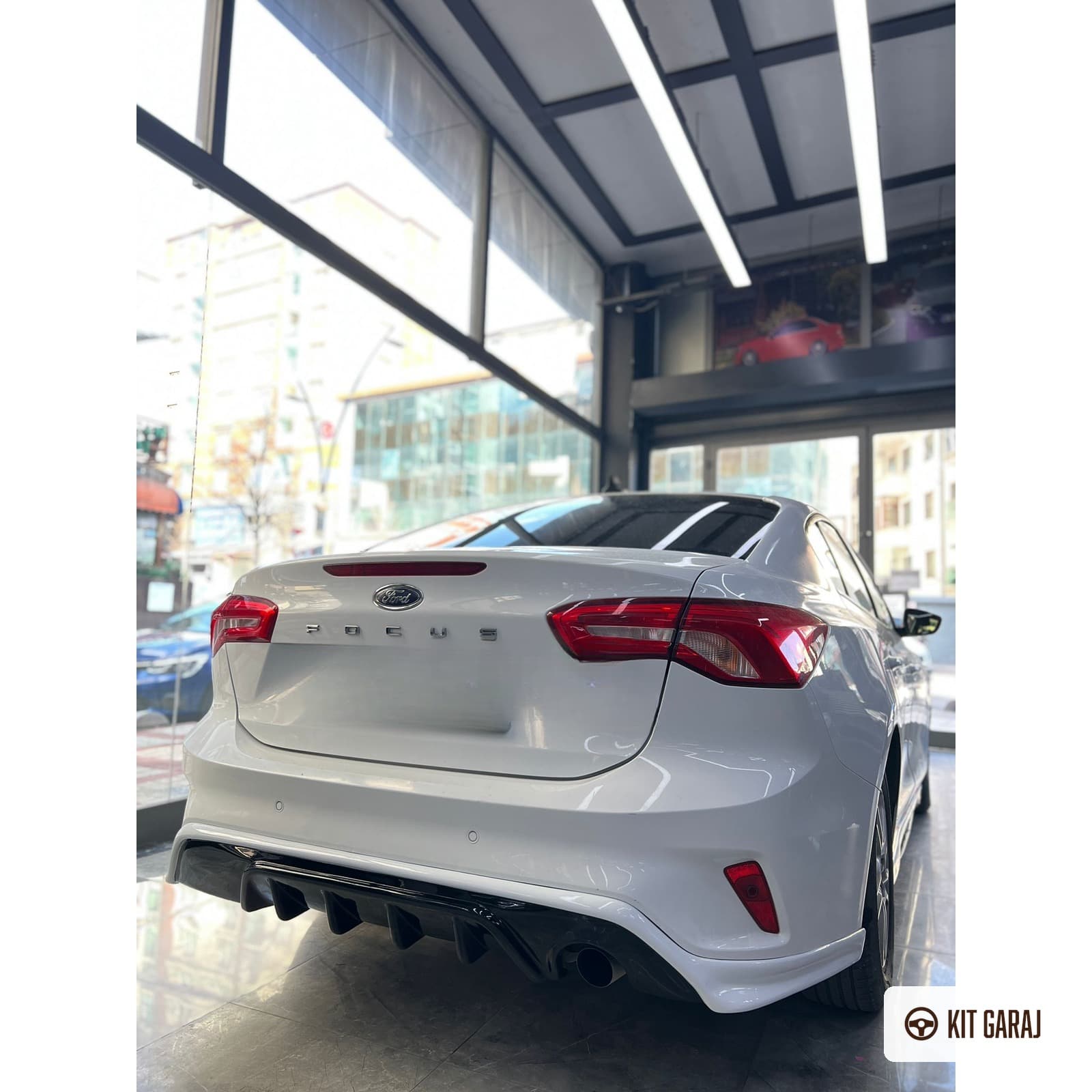 Ford Focus Sedan Arka Ek (Plastik) Boyasız