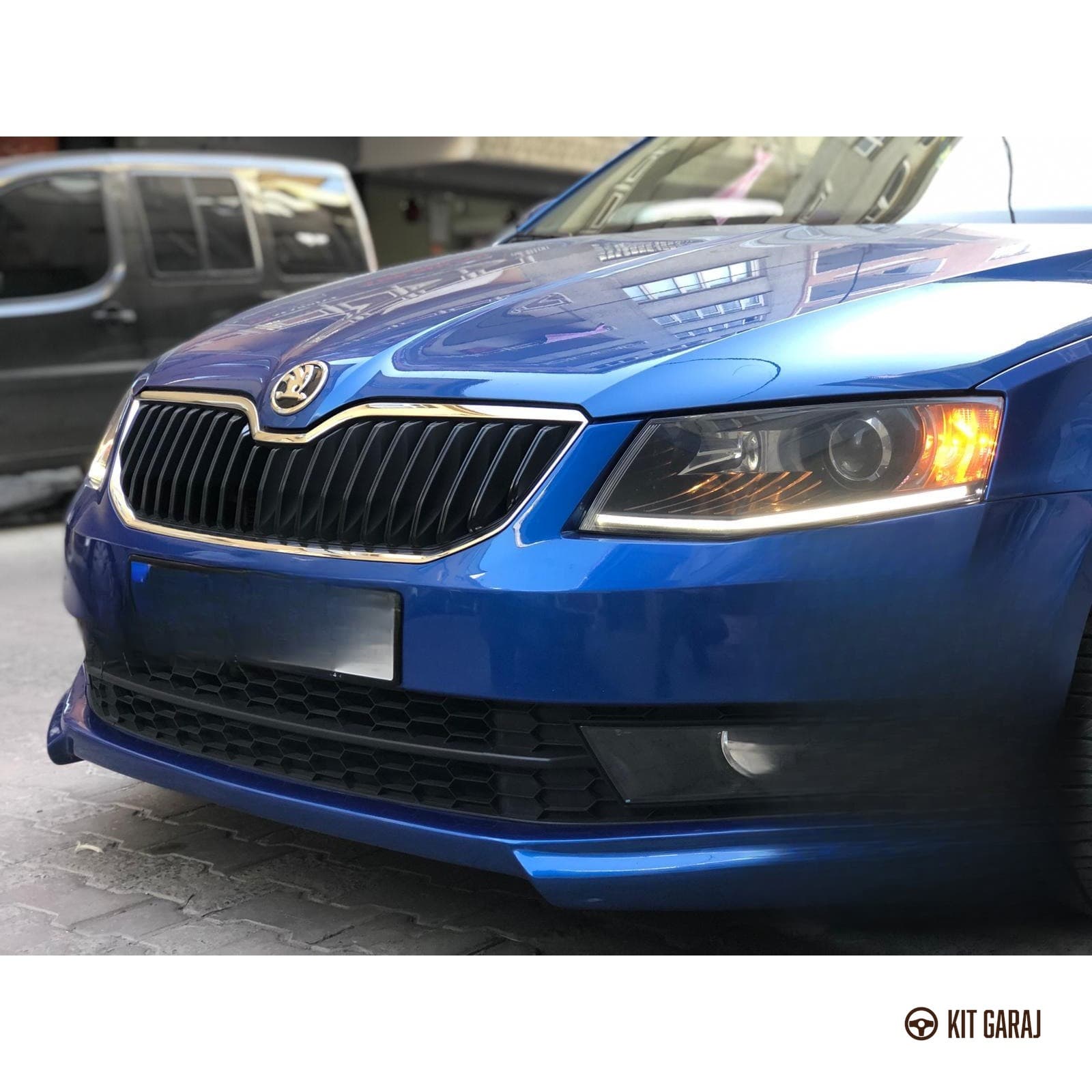 Skoda Octavia Ön Ek (Plastik) Boyasız (3/5)