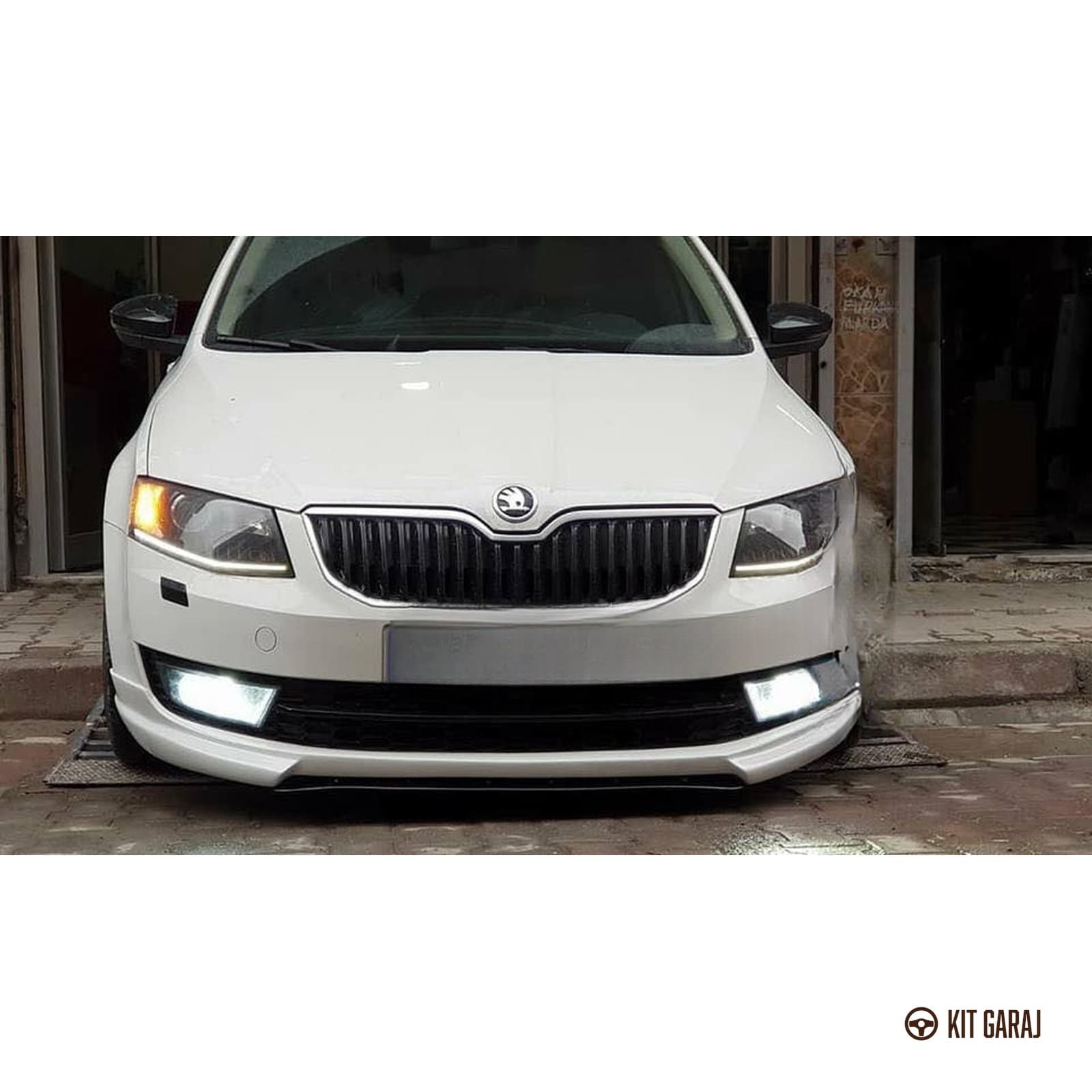 Skoda Octavia Ön Ek (Plastik) Boyasız (5/5)