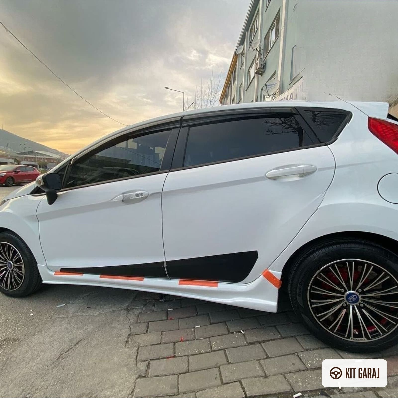 Ford Fiesta Makyajlı Body Kit Seti Plastik (3/6)