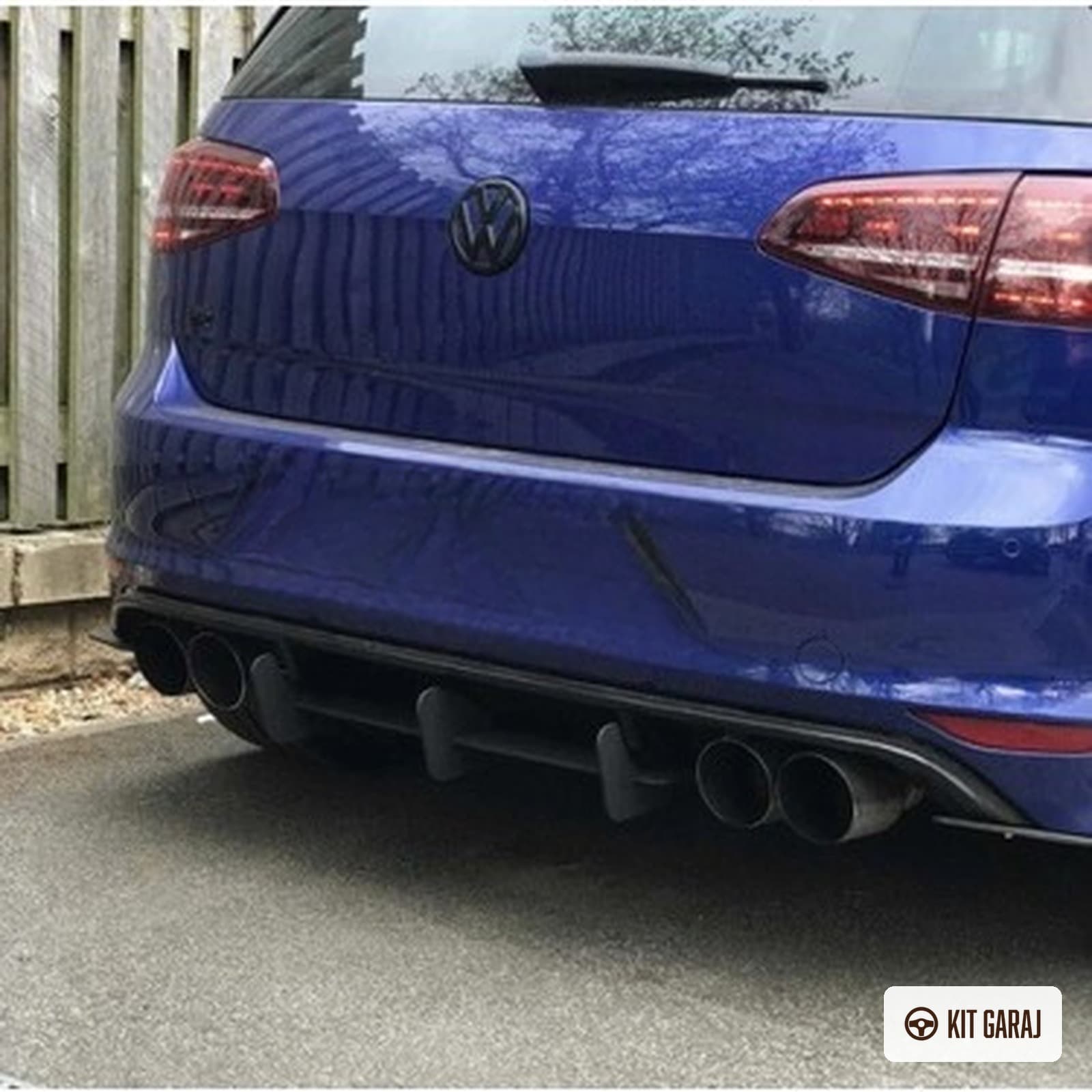 Volkswagen Golf Mk7 2012-2019 Parlak Siyah Flap (Plastik) Boyalı