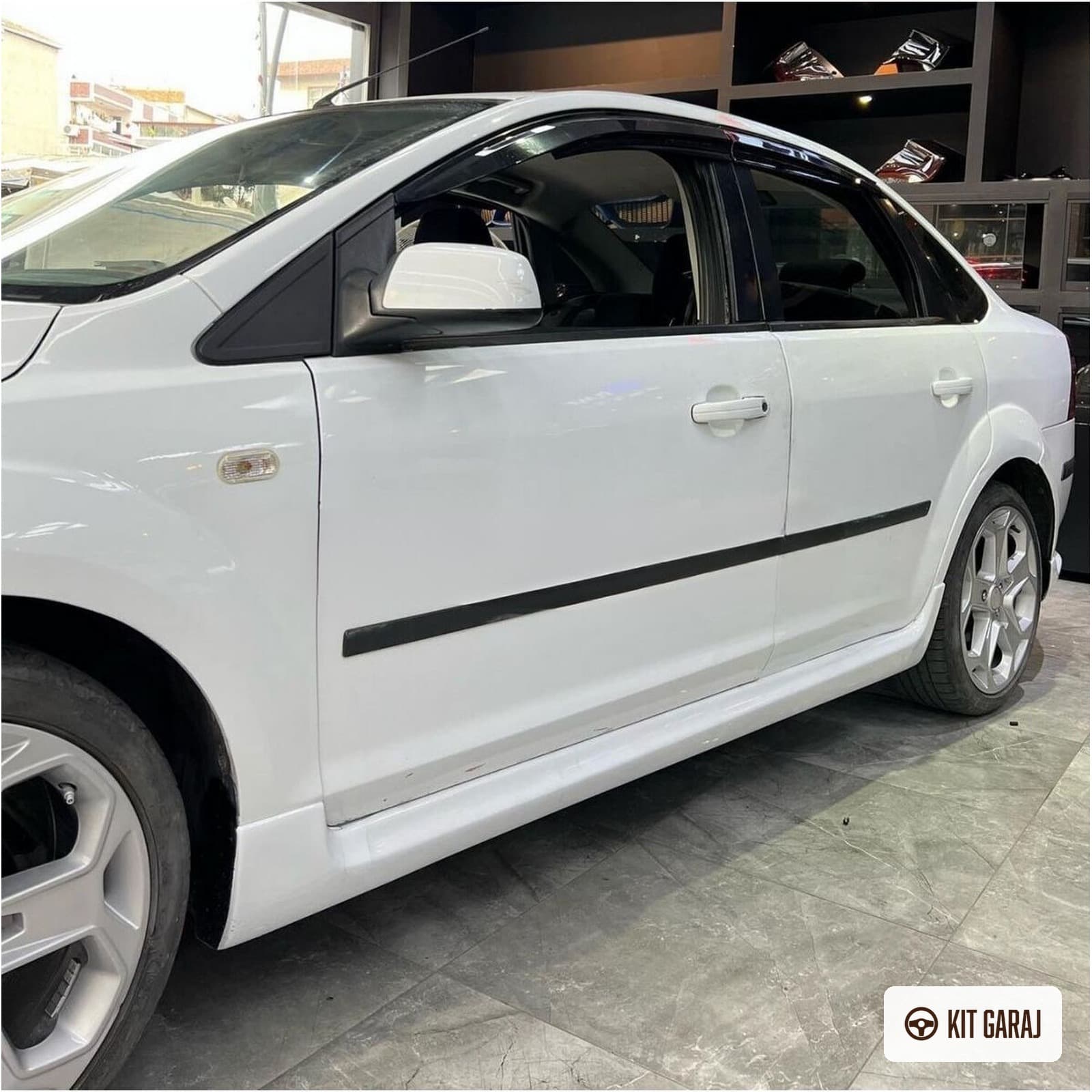 Ford Focus 2.5 Sedan Body Kit Seti Plastik (2/5)