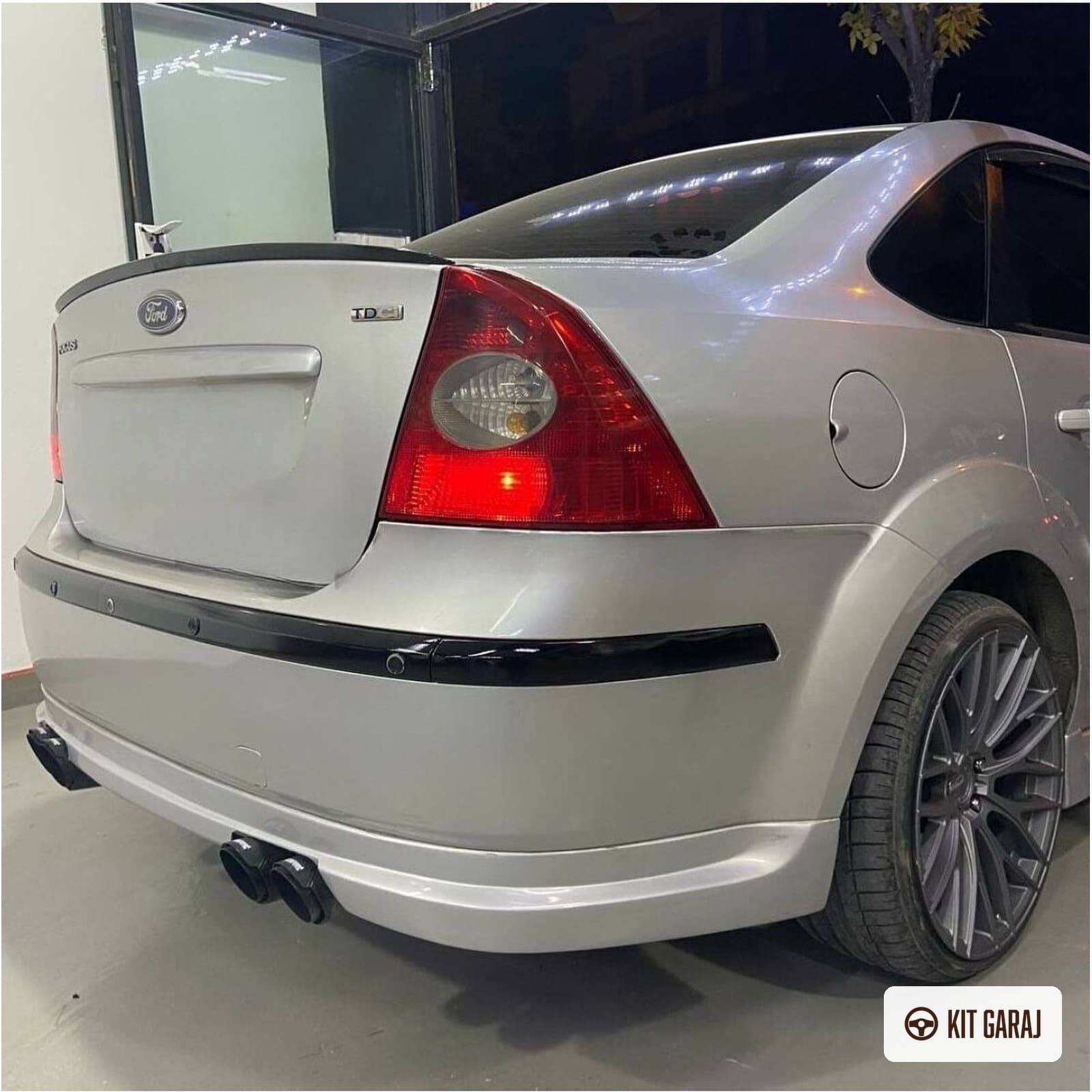 Ford Focus 2 Sedan Body Kit Seti Plastik (6/6)