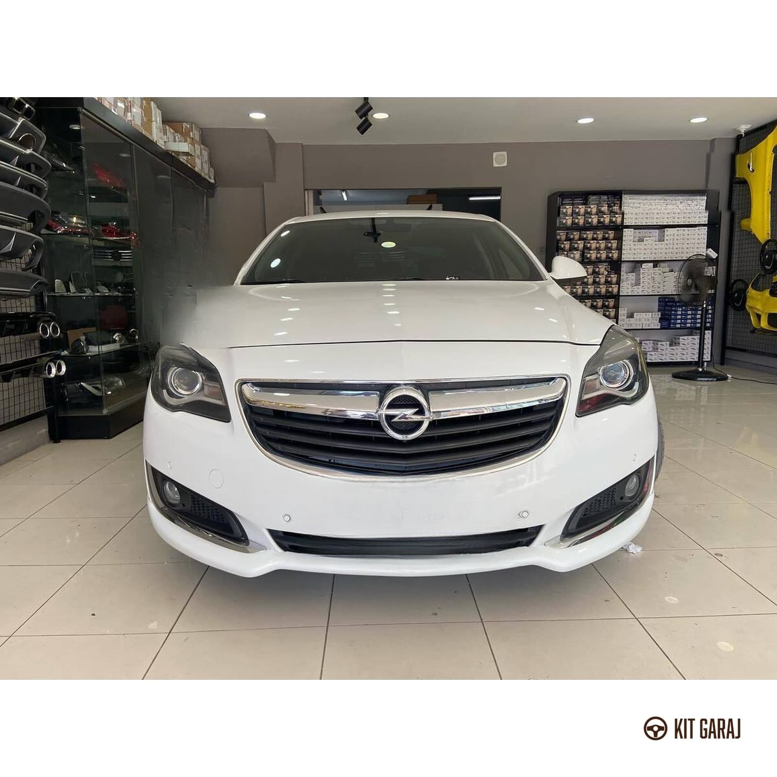 Opel Insignia Makyajlı Body Kit (Plastik) Boyasız
