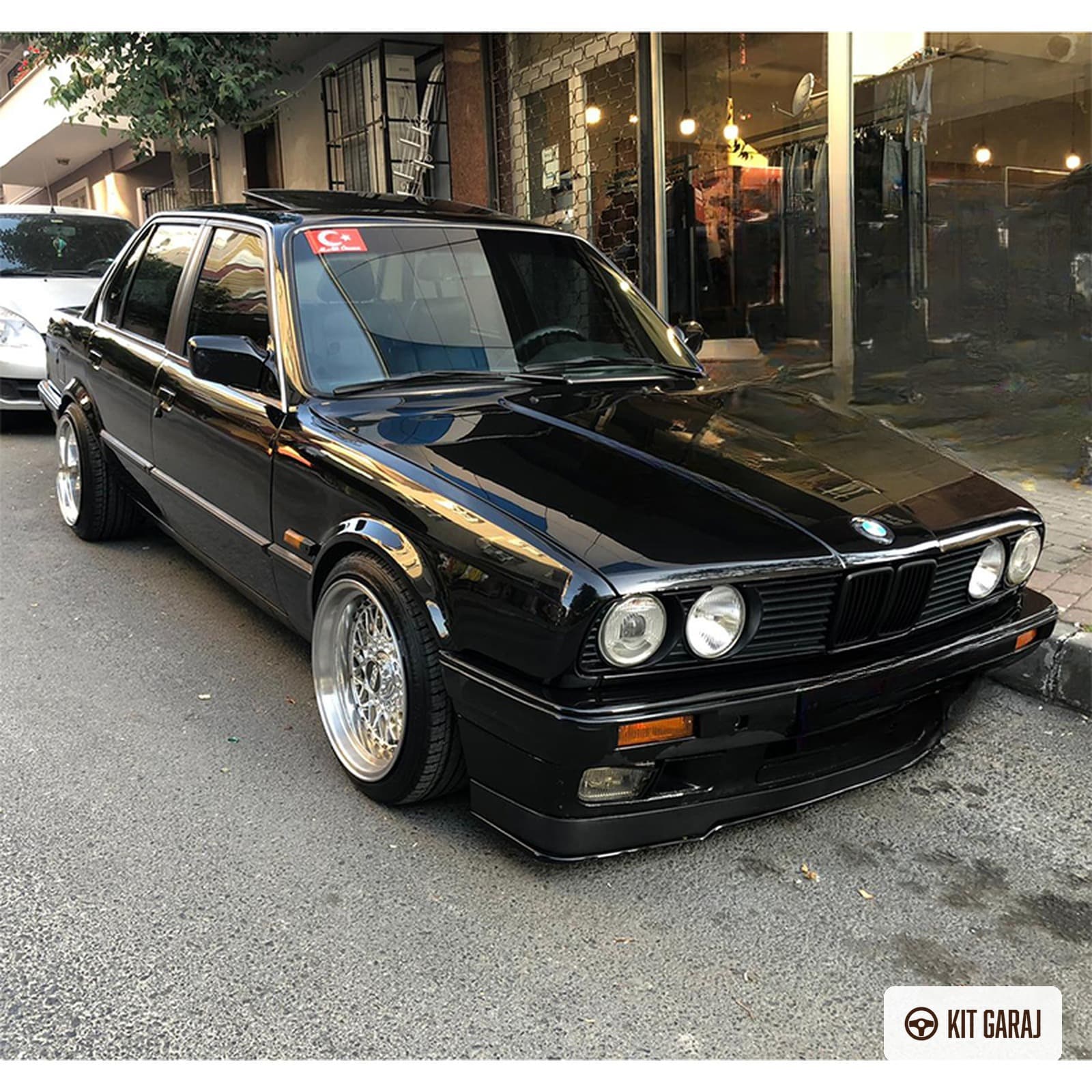 BMW E30 Piano Black Ön Lip (Plastik) Boyalı