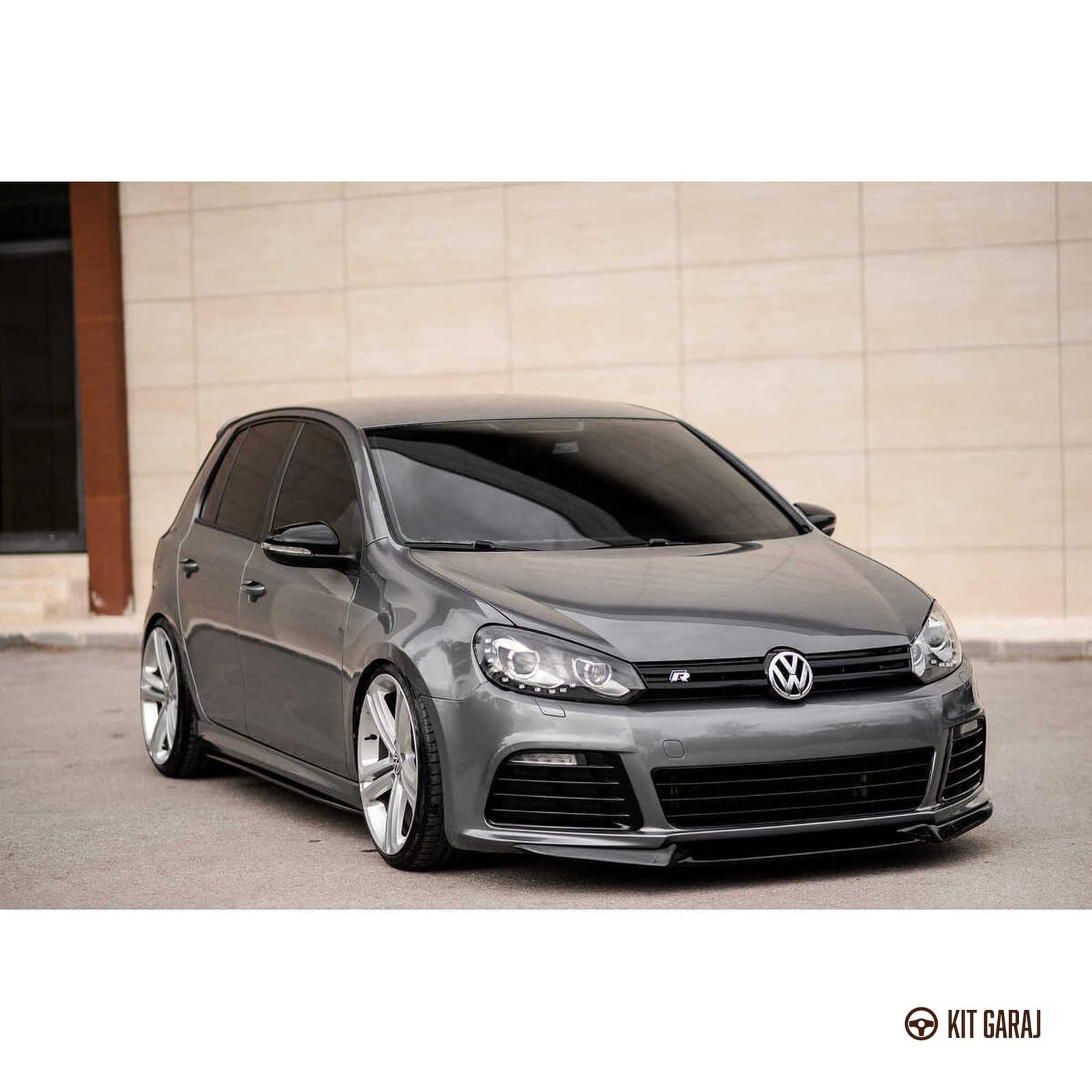 Volkswagen Golf 2009 Piano Black Ön Lip (Plastik) Boyalı (3/8)