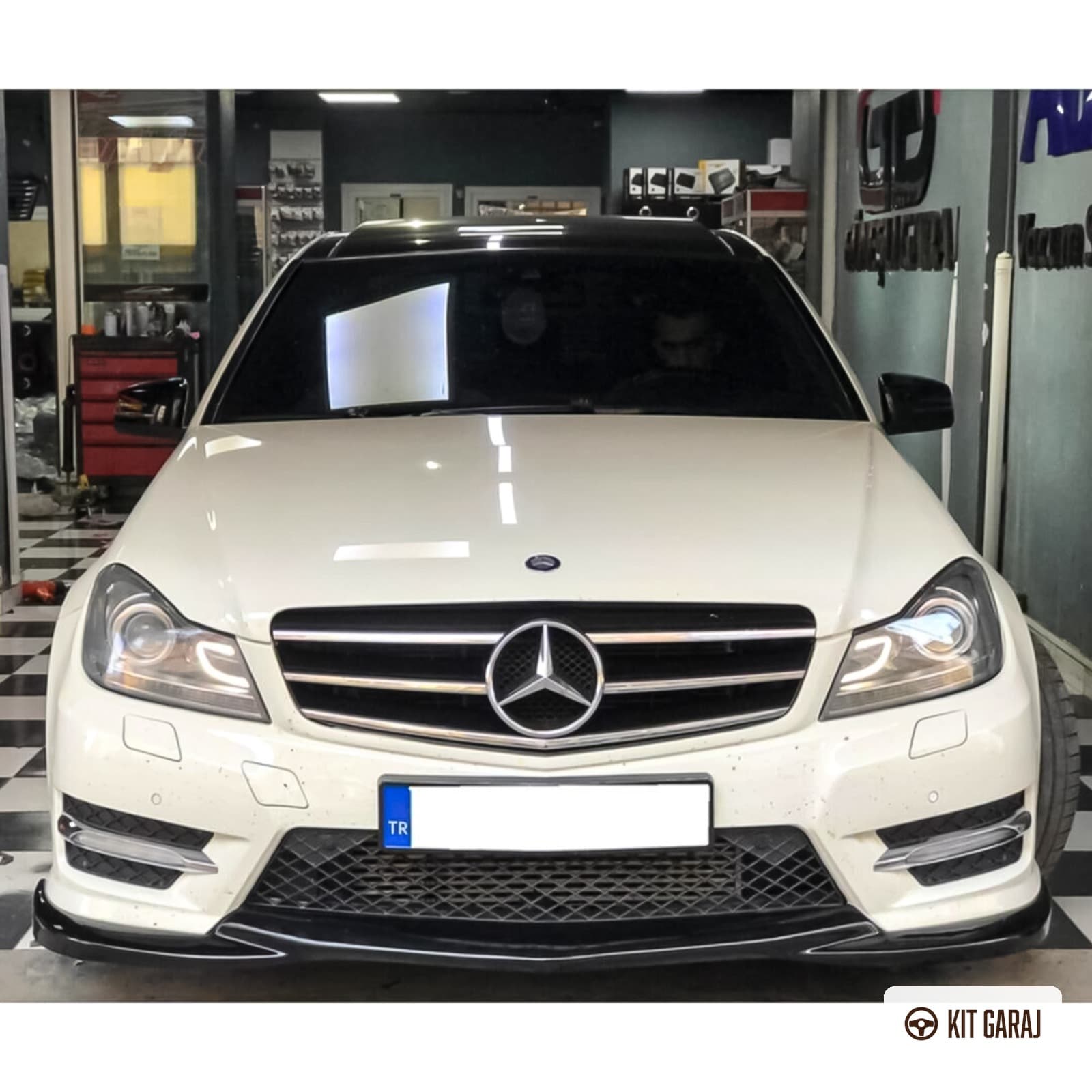 Mercedes-Benz W204 C180 Makyajlı Piano Black Ön Ek (Plastik) Boyalı