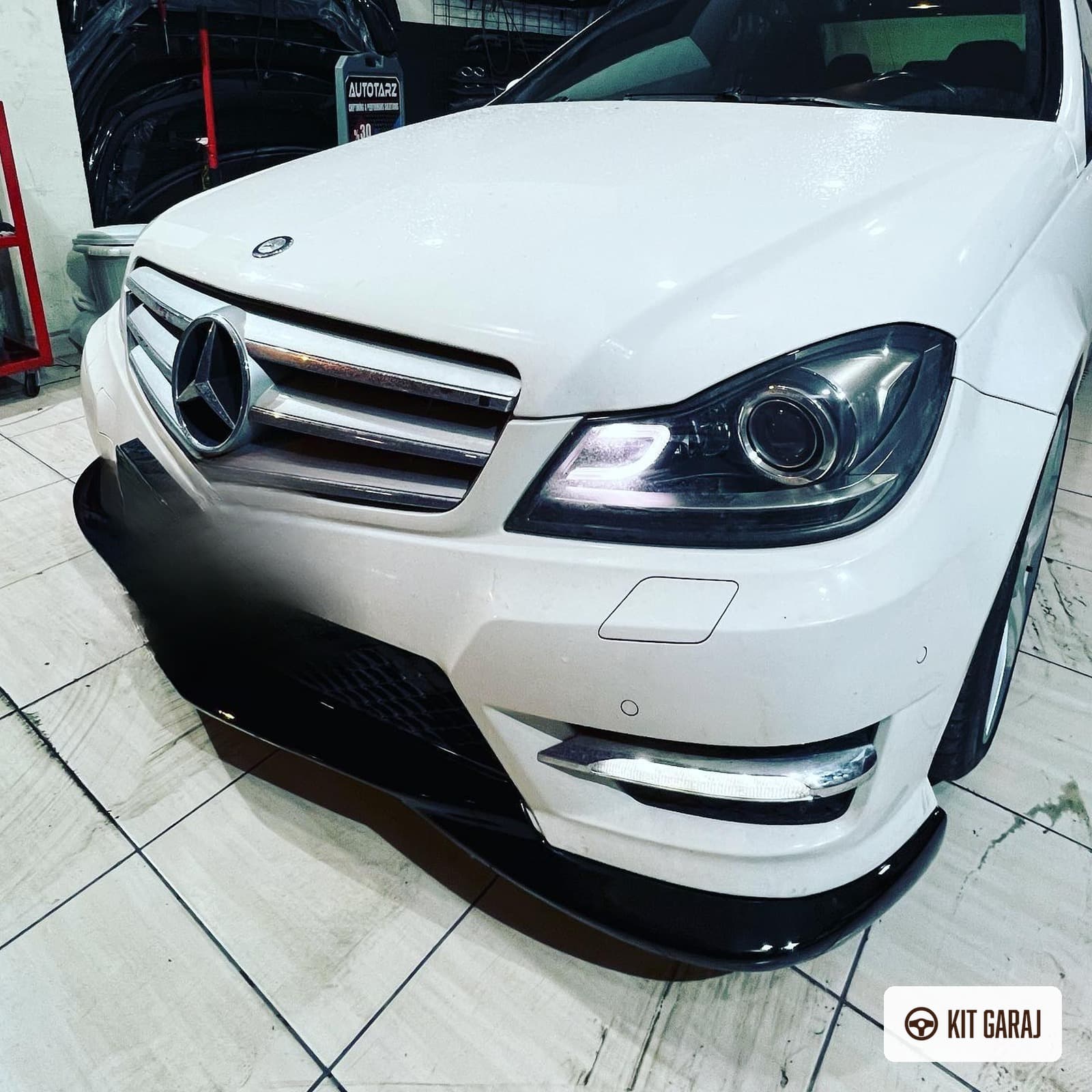Mercedes-Benz W204 C180 Makyajlı Piano Black Ön Ek (Plastik) Boyalı (4/8)