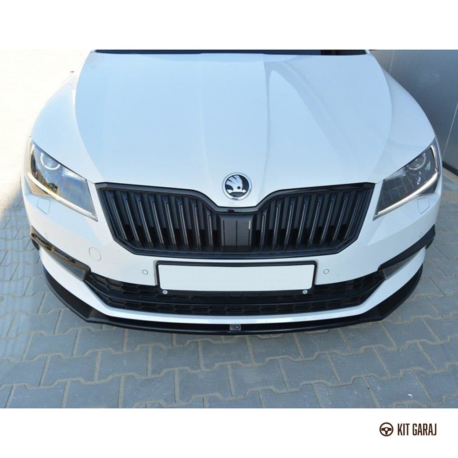 Skoda Superb 2015-2018 Makyajsız B8 Parlak Siyah Ön Lip (Plastik) Boyalı (3/6)