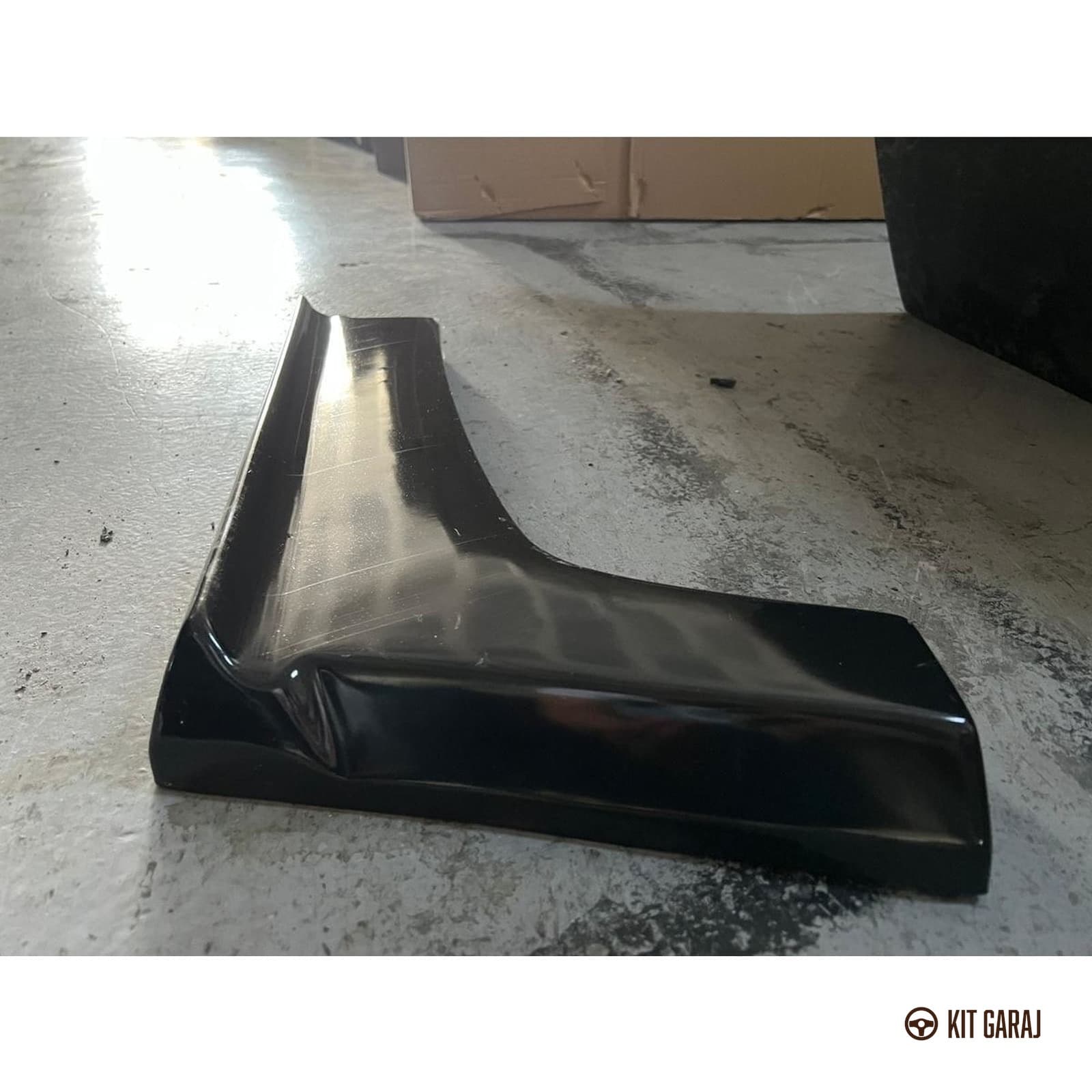 BMW F30 M3 Vorsteiner Piano Black Sağ Sol Arka Flap (Plastik) Boyalı (3/7)