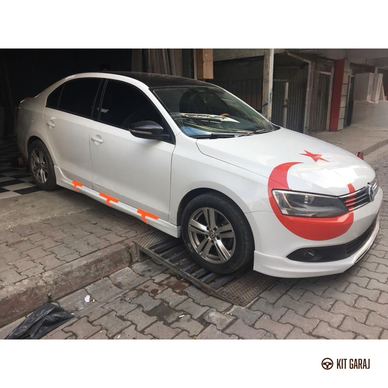 Volkswagen Jetta Yan Marşpiyel (Plastik) Boyasız (4/5)