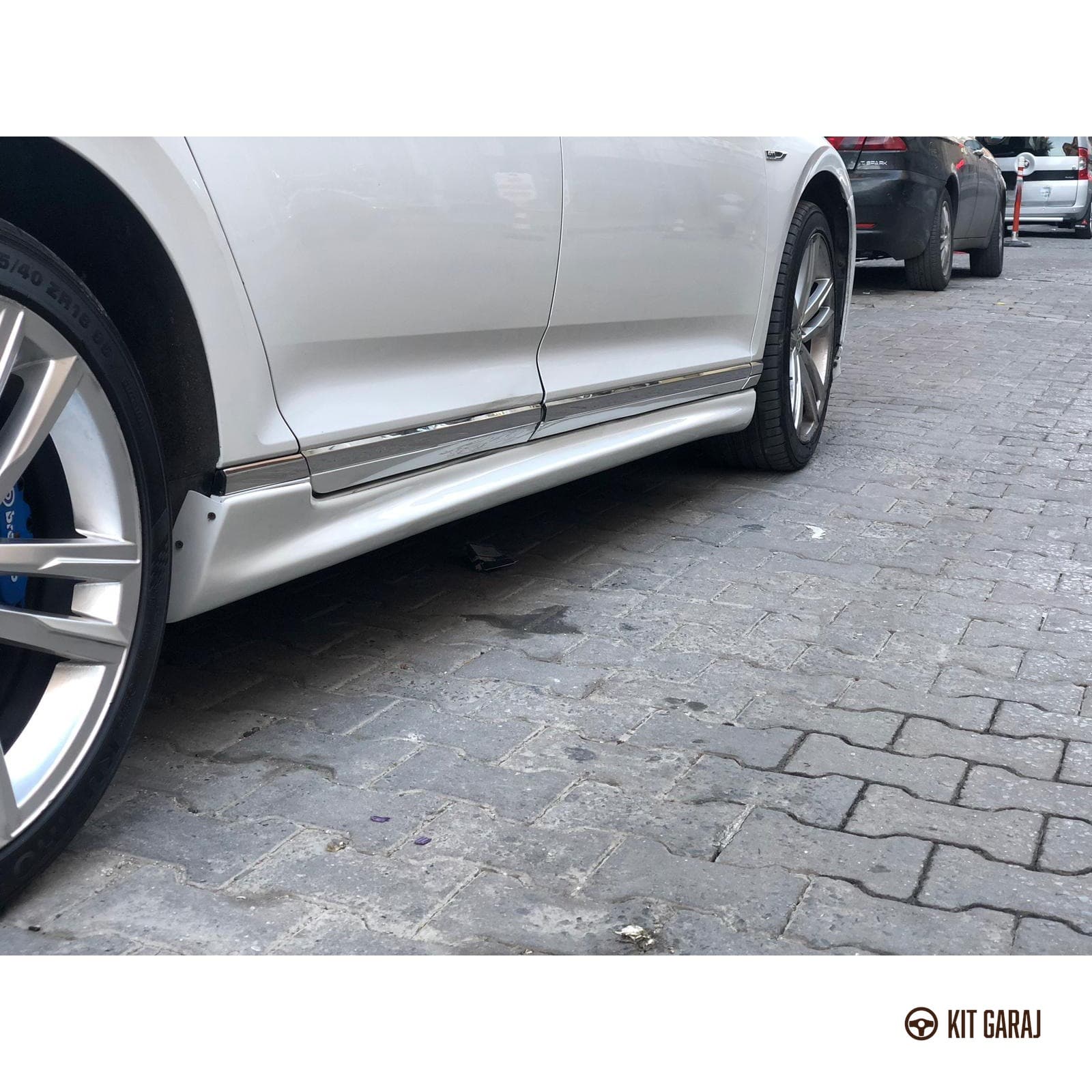 Volkswagen Passat 2014 B8 Yan Marşpiyel (Plastik) Boyasız (3/3)