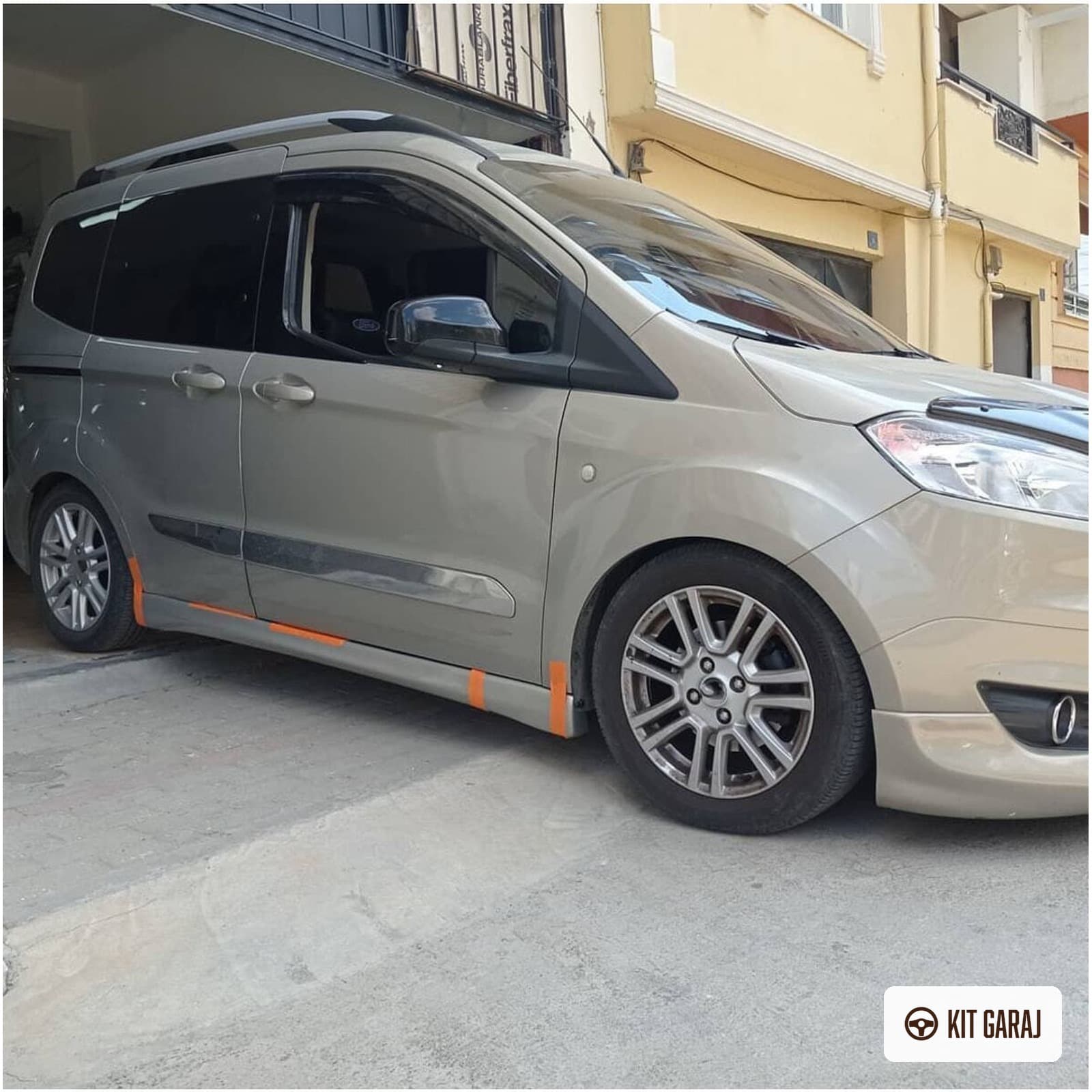 Ford Tourneo Courier 2014-2023 Yan Marşpiyel (Plastik) Boyasız (7/7)