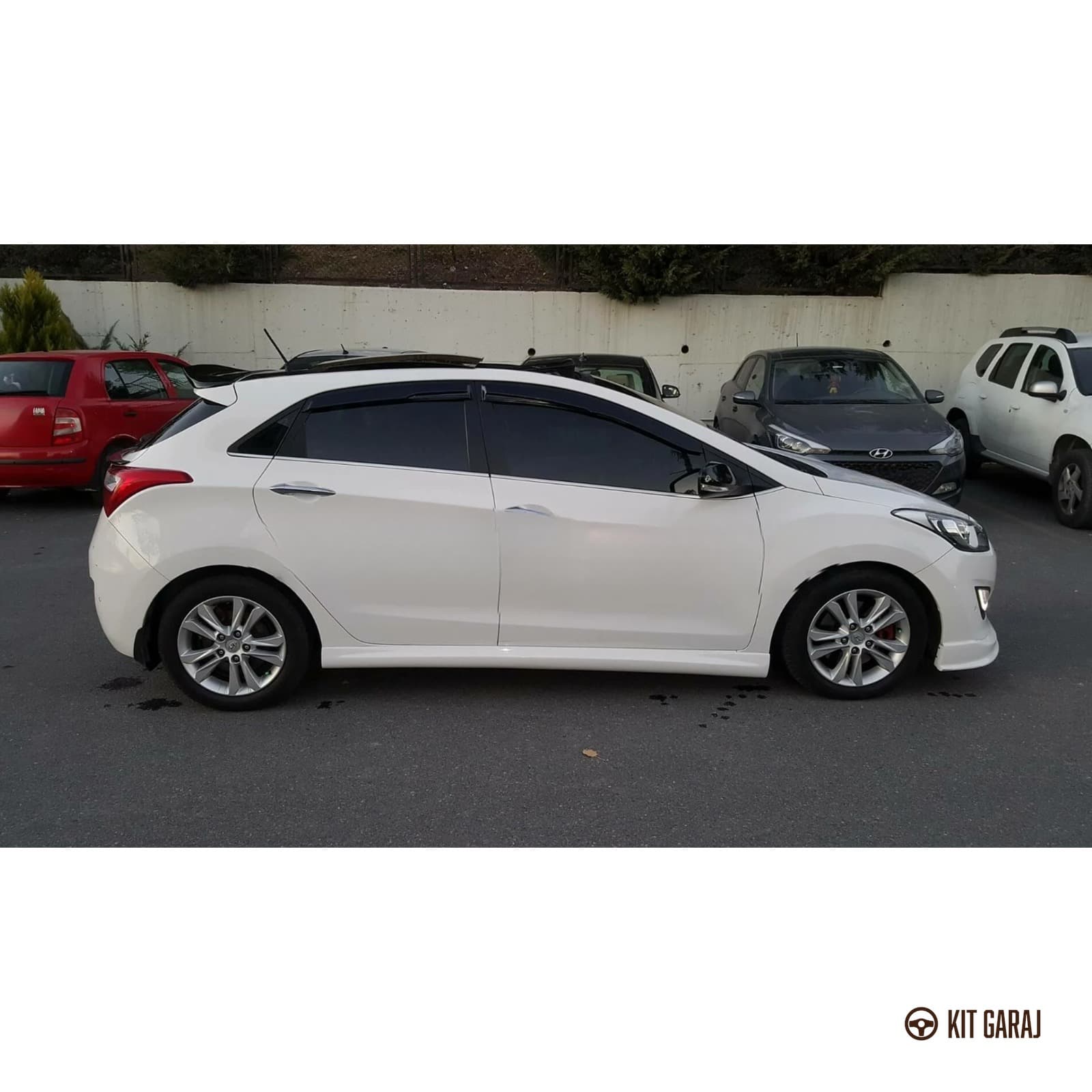 Hyundai i30 Yan Marşpiyel (Plastik) Boyasız