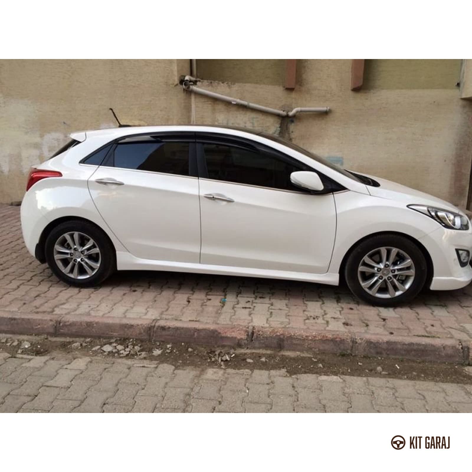 Hyundai i30 Yan Marşpiyel (Plastik) Boyasız