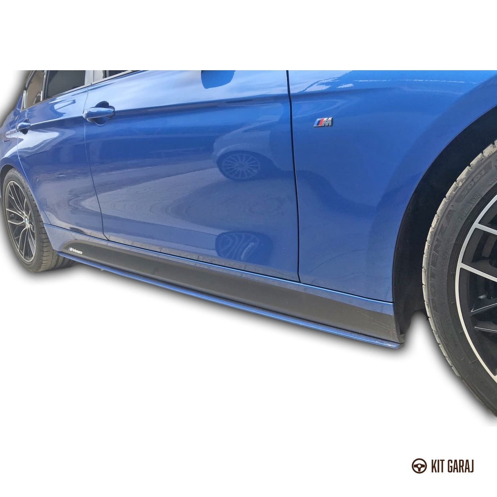 BMW F10 Piano Black Yan Marşpiyel (Plastik) Boyalı