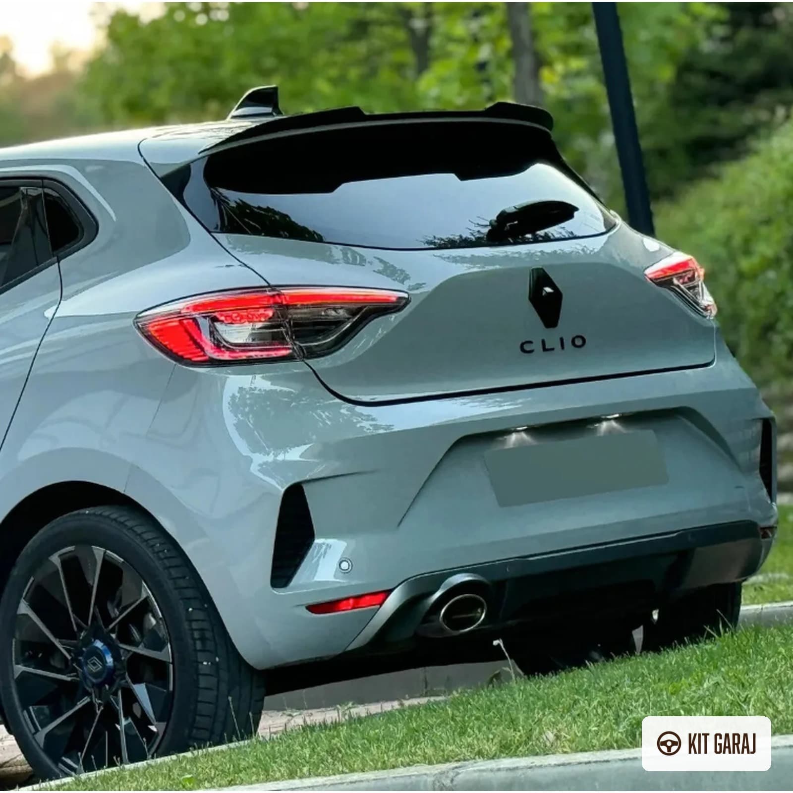 Renault Clio 5.5 2024+ Piano Black Spoiler (Plastik) Boyalı