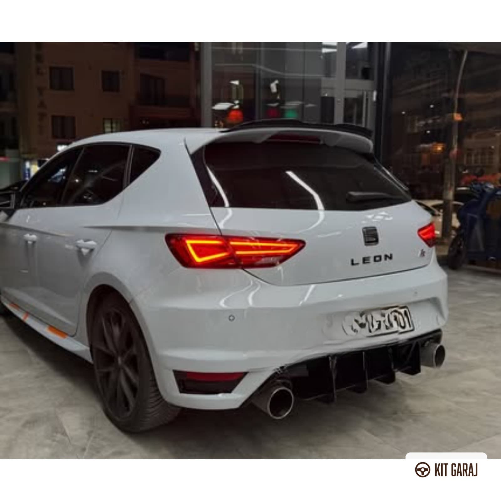 Seat Leon Mk3 2012-2020 Aero Parlak Siyah Flap (Plastik) Boyalı