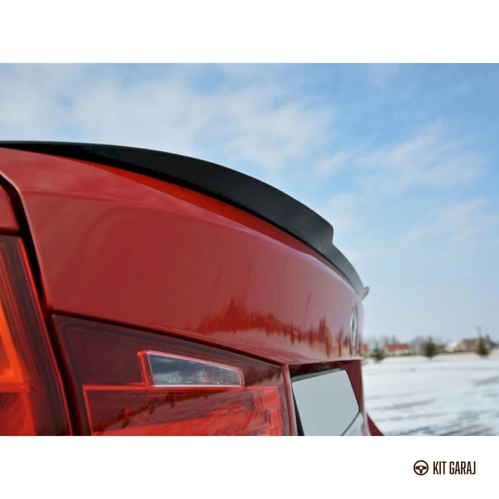 BMW F30 Piano Black Spoiler (Plastik) Boyalı