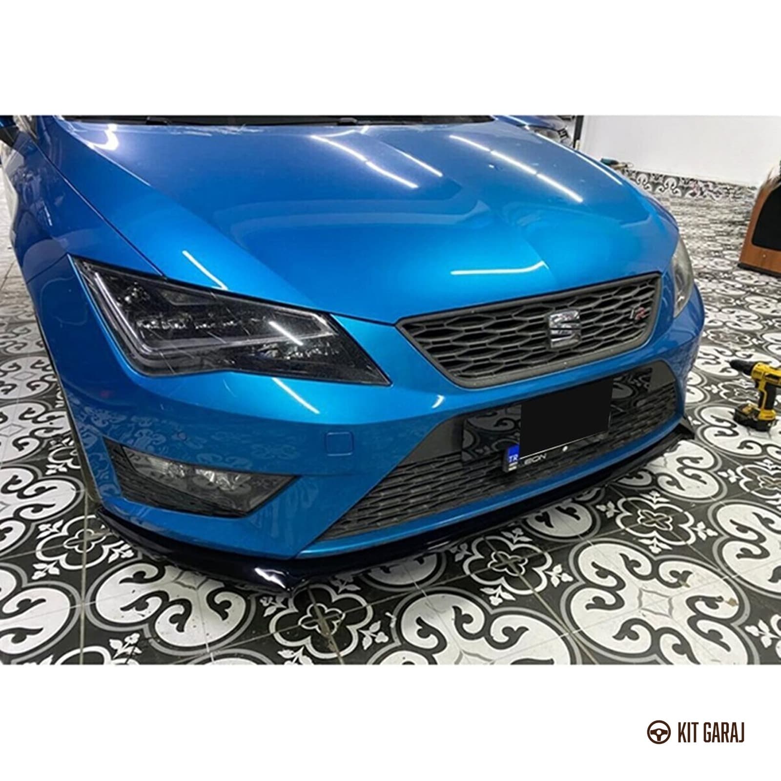 Seat Leon Mk3 2012-2020 FR Piano Black Ön Lip (Plastik) Boyalı