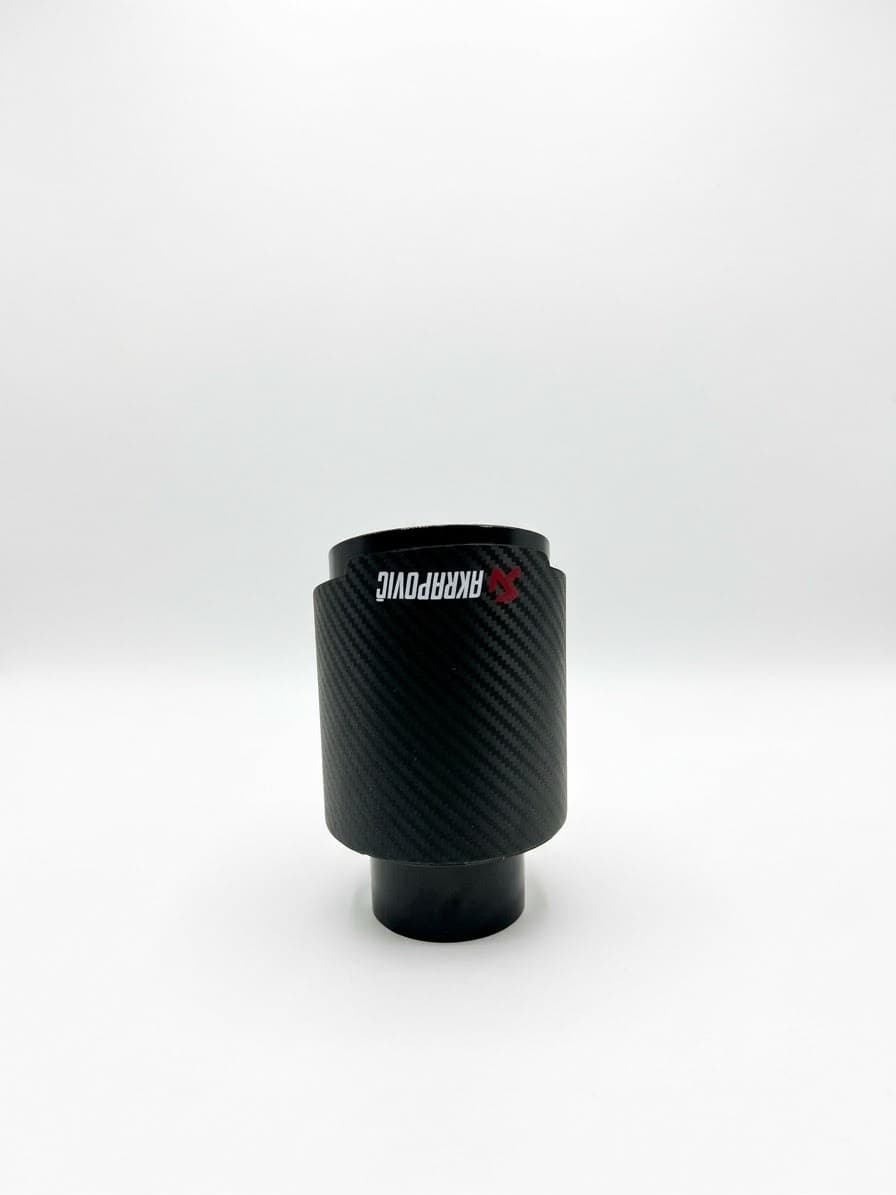 Evrensel Akrapovic Tipi Tekli Karbon Kaplama Egzoz Ucu Gümüş İç 100 mm (3/4)