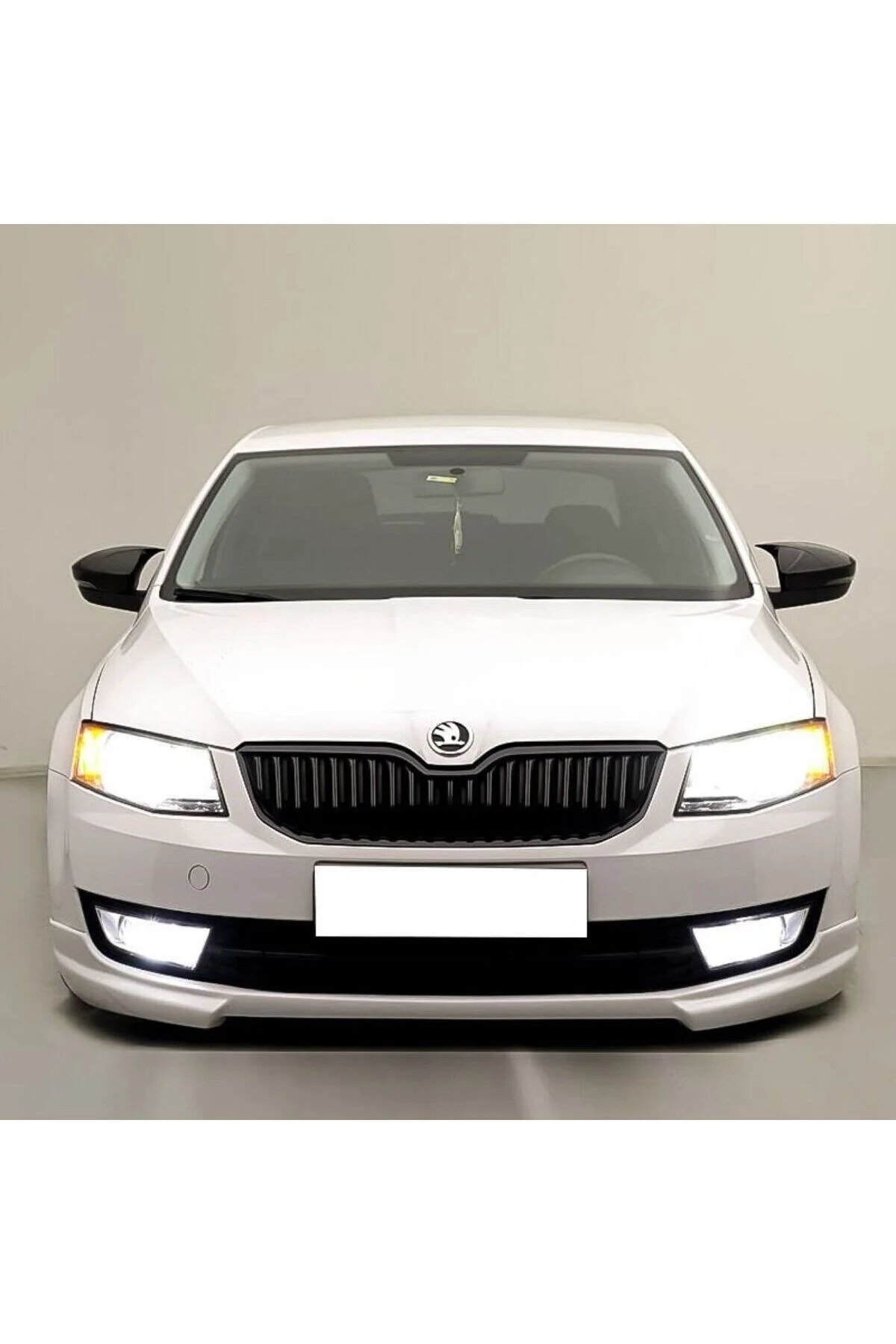 Skoda Octavia Body Kit (Plastik) Boyasız