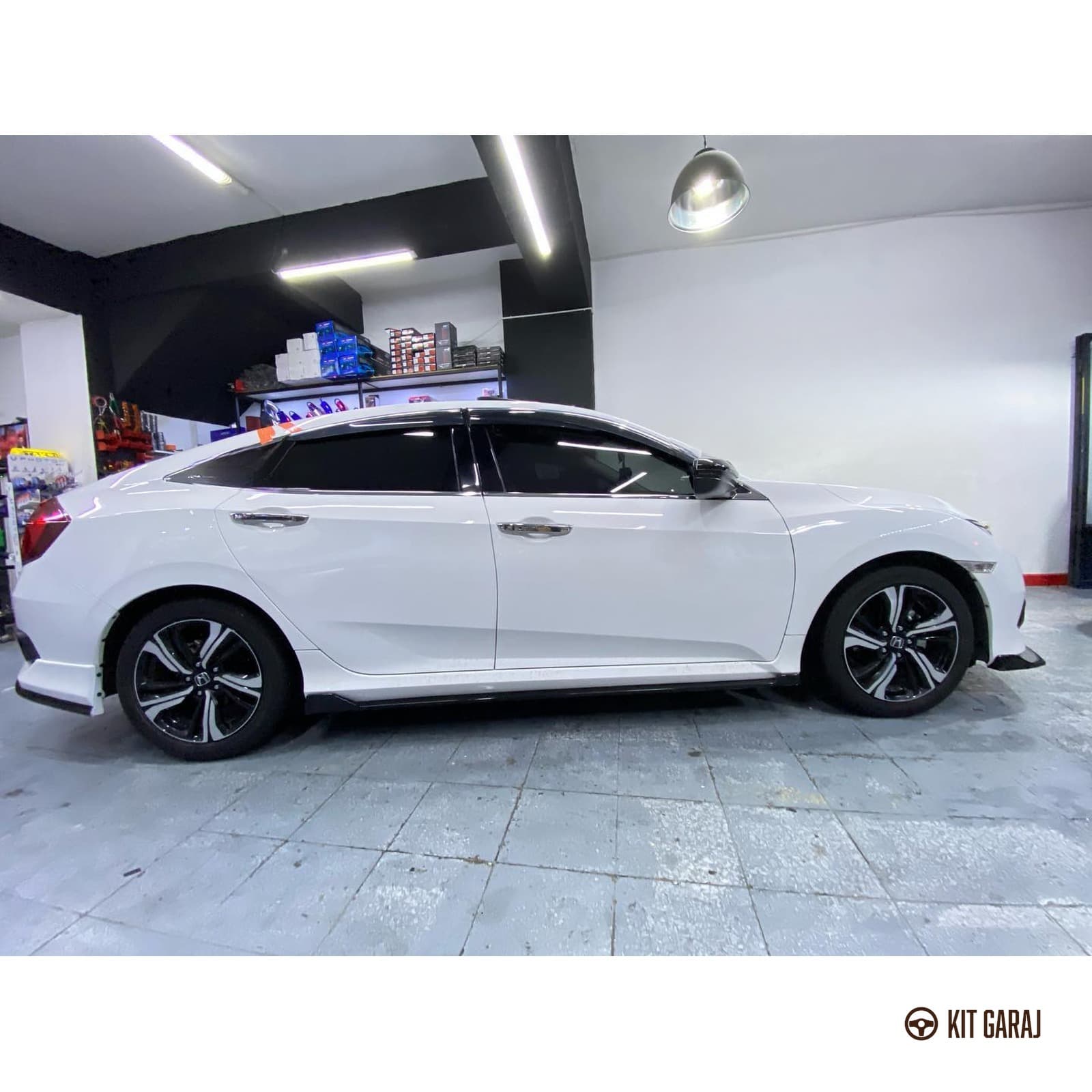 Honda Civic FC5 2016-2021 Piano Black Yan Marşpiyel (Plastik) Boyalı