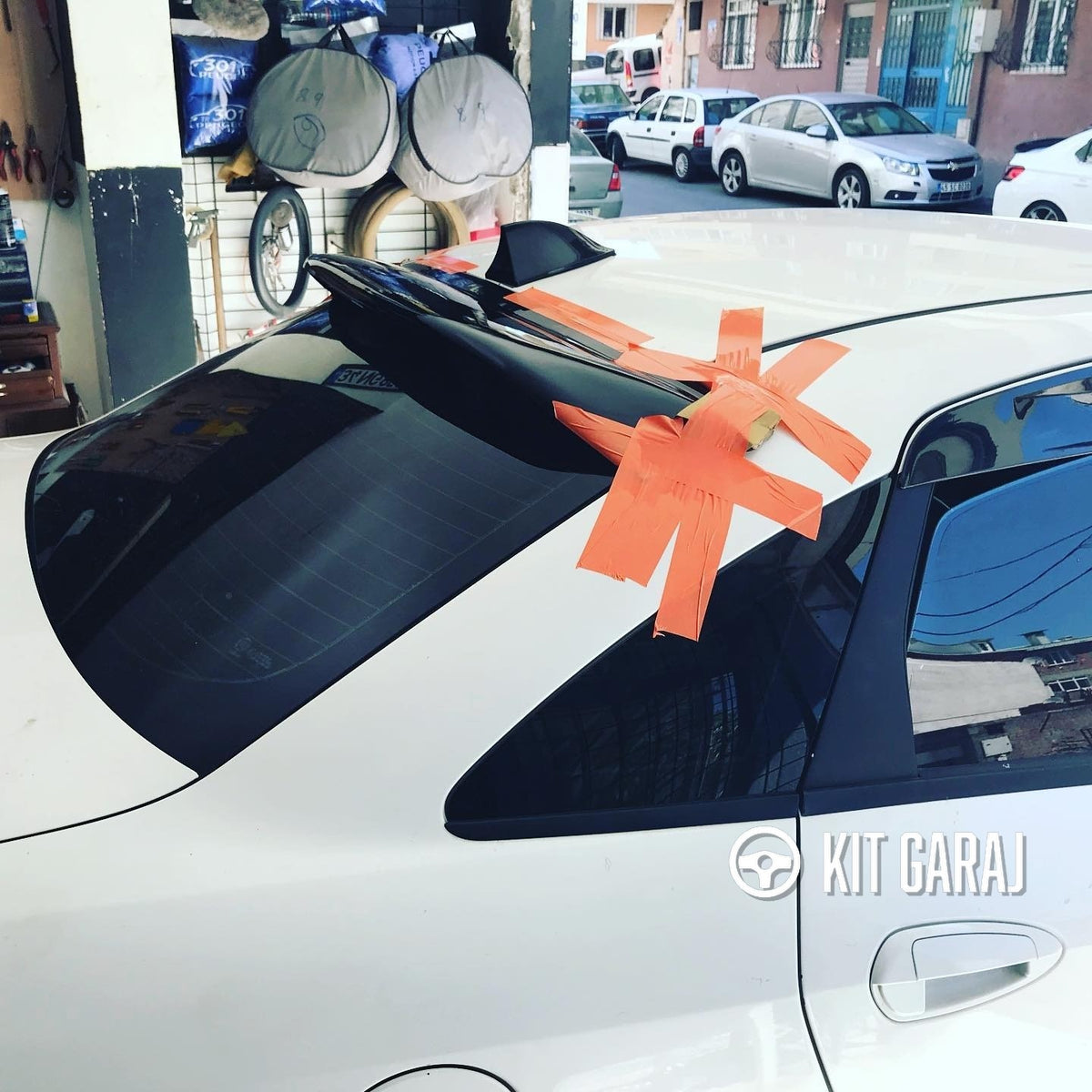 Fiat Linea Uyumlu Cam Üstü Spoiler (Plastik)