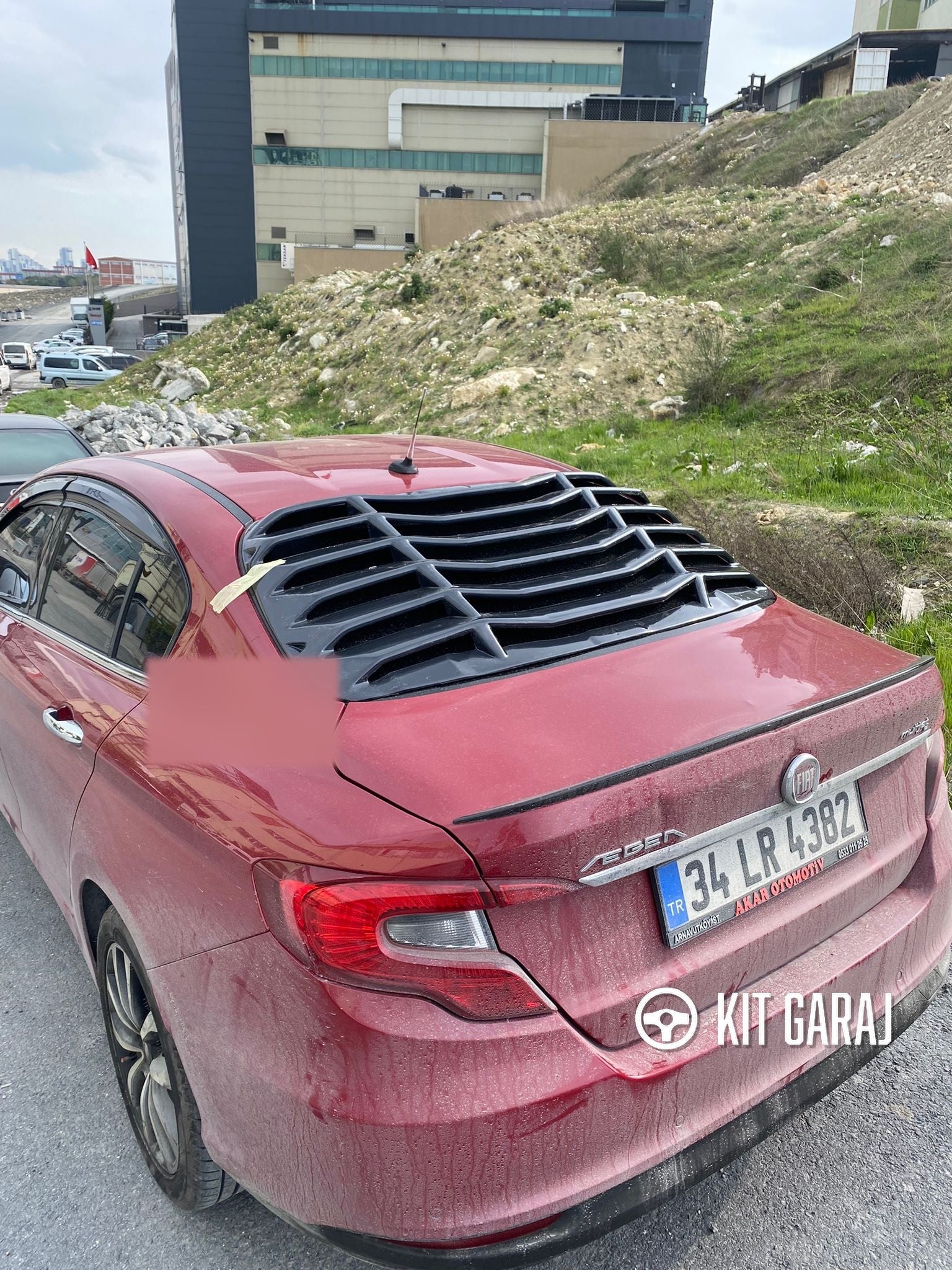 Fiat Egea Sedan 2015-2025 Uyumlu Parlak Siyah Plastik Arka Cam Vizörü