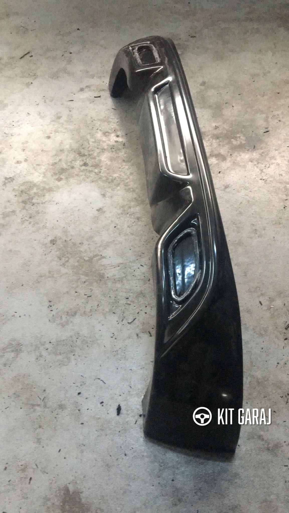 Opel Astra J Hb Makyajlı Egzoz Görünümlü Arka Ek (Plastik) Şık & Dayanıklı Boyasız