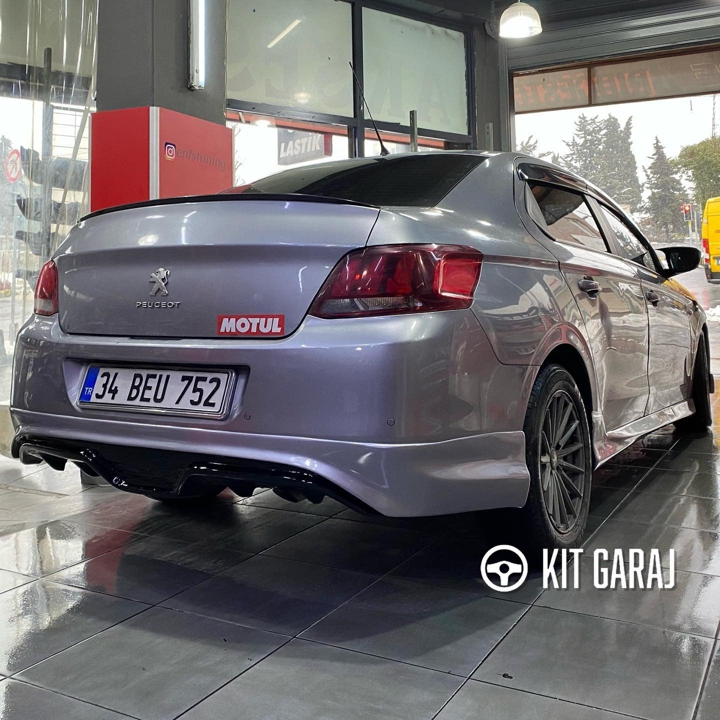 Peugeot 301 Custom Arka Ek (Plastik) Boyasız