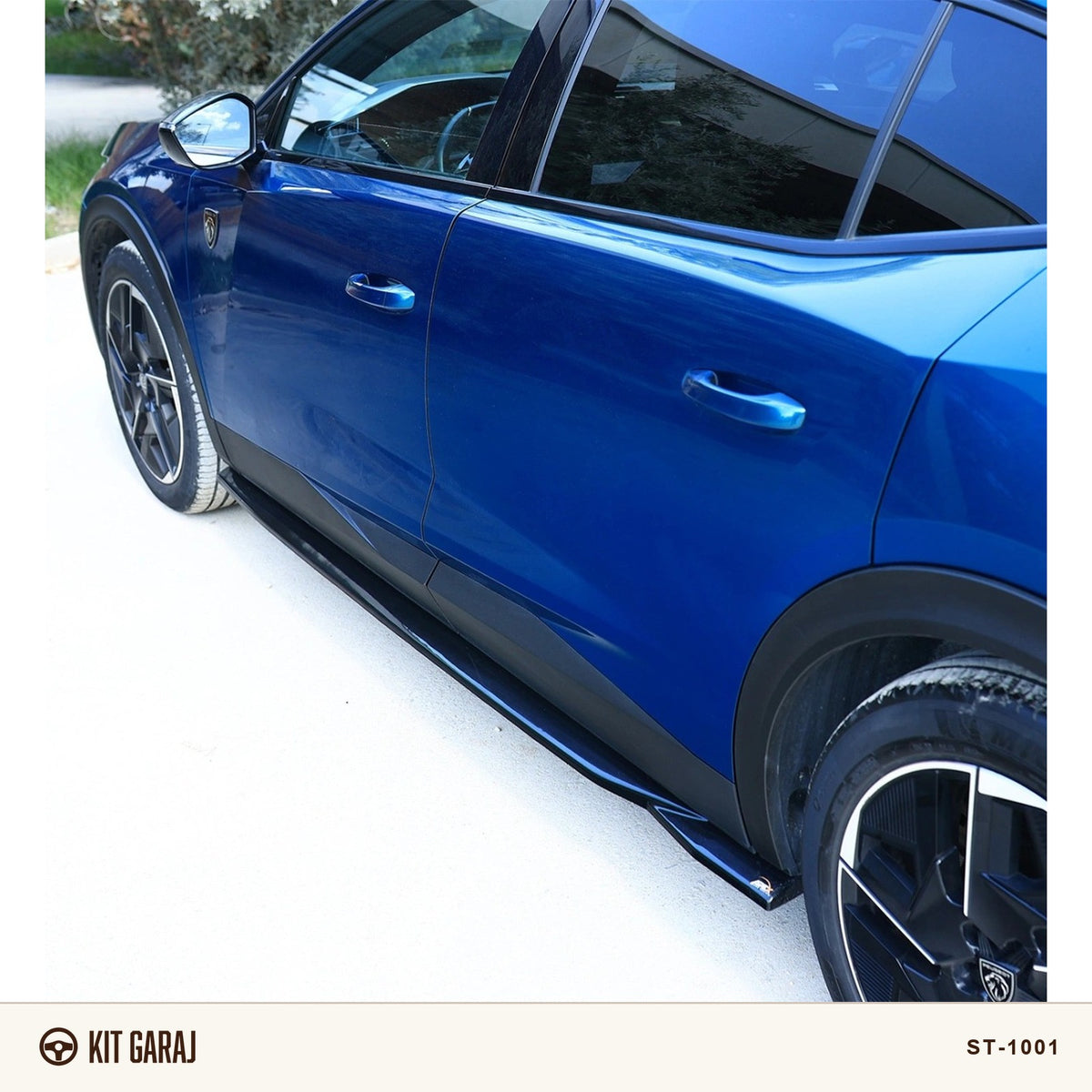 Peugeot 408 Parlak Siyah Yan Marşpiyel (Plastik) Boyalı