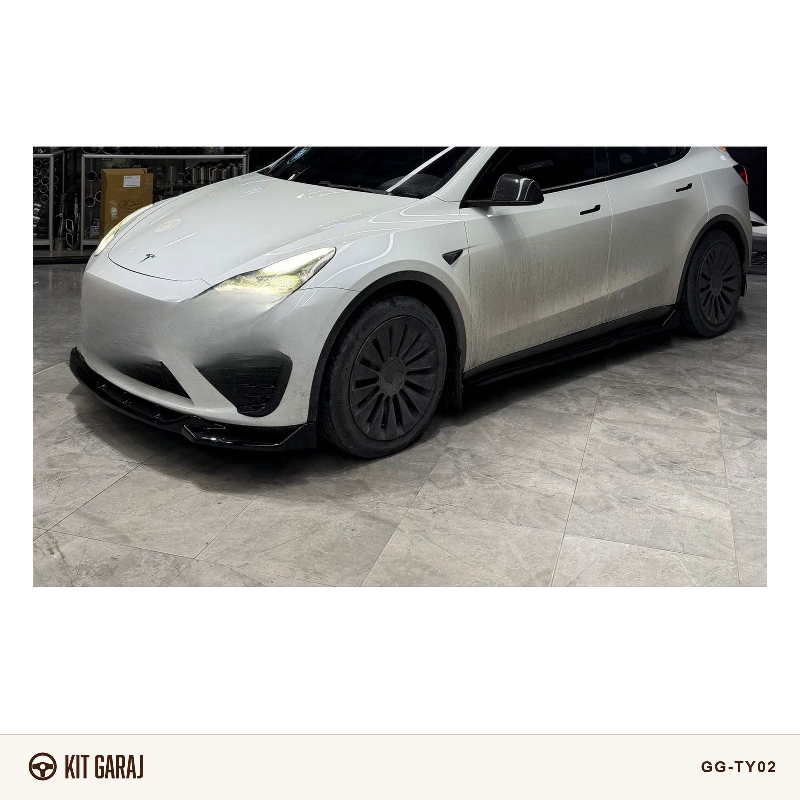 Tesla Model Y Parlak Siyah Yan Marşpiyel (Plastik) Boyalı